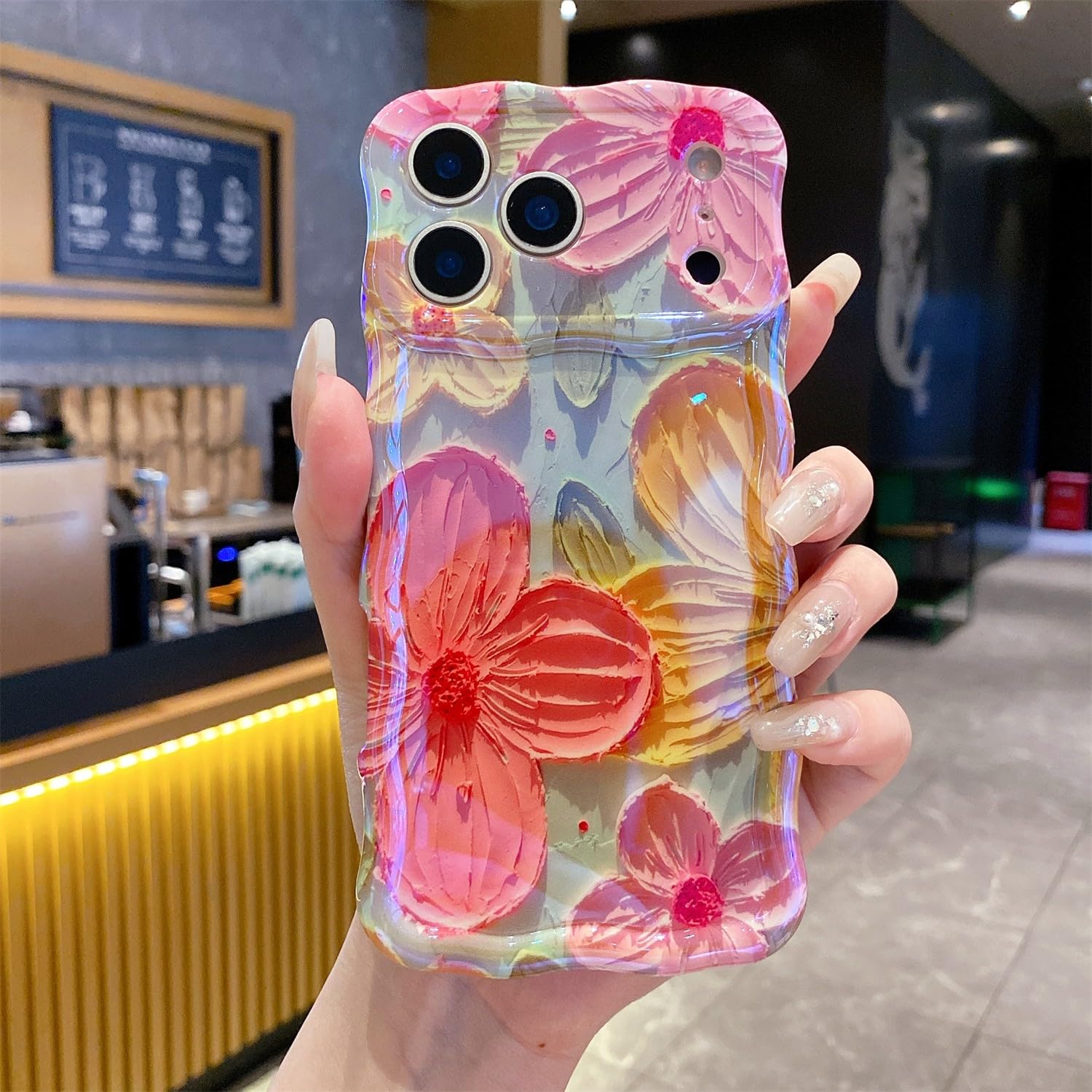 Coque iPhone 14 silicone rigide rose anti-glisse motif fleur