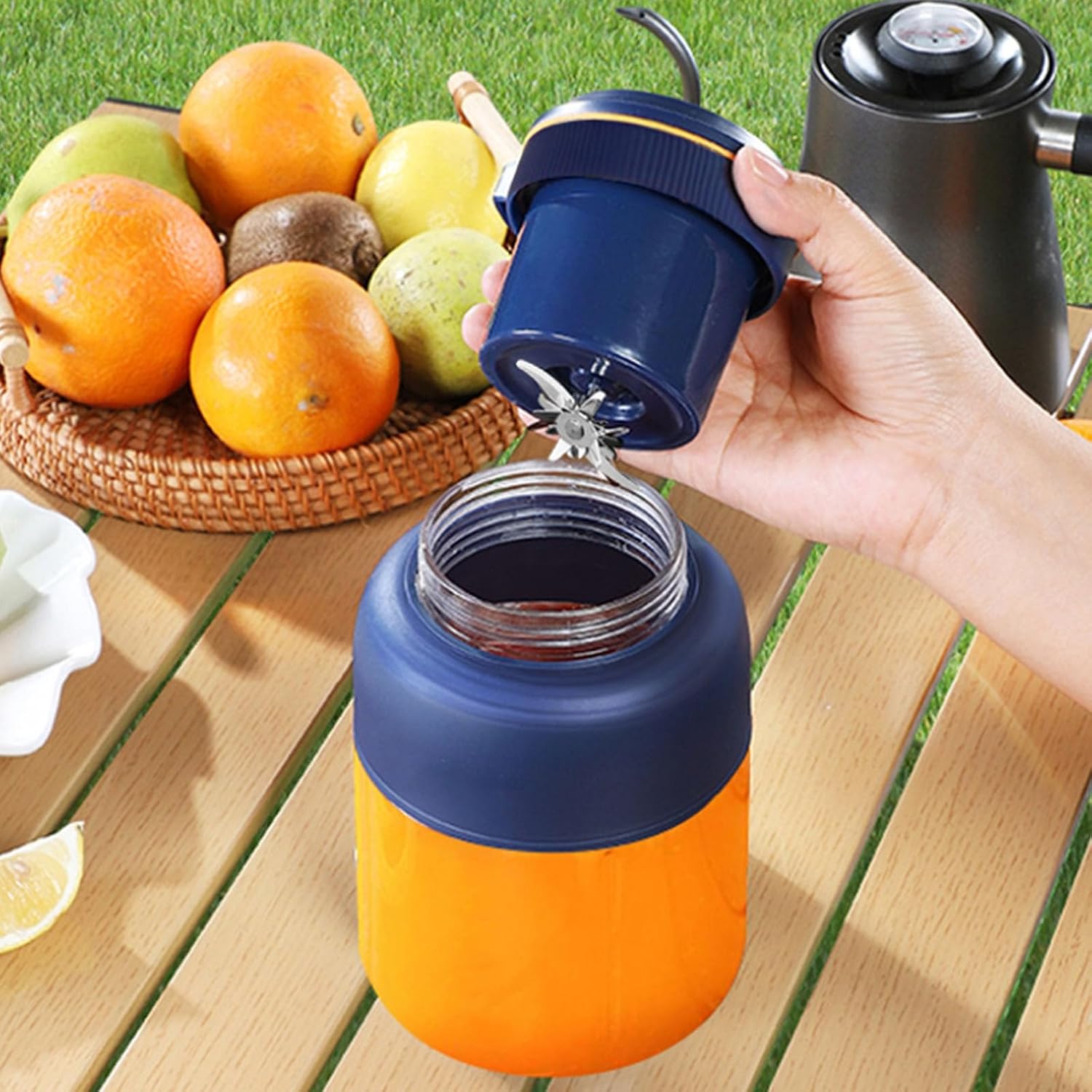 Portable USB Rechargeable Fruit Processor with 800ml Large Cup for Shakes and Food Handheld Smoothie Combiner