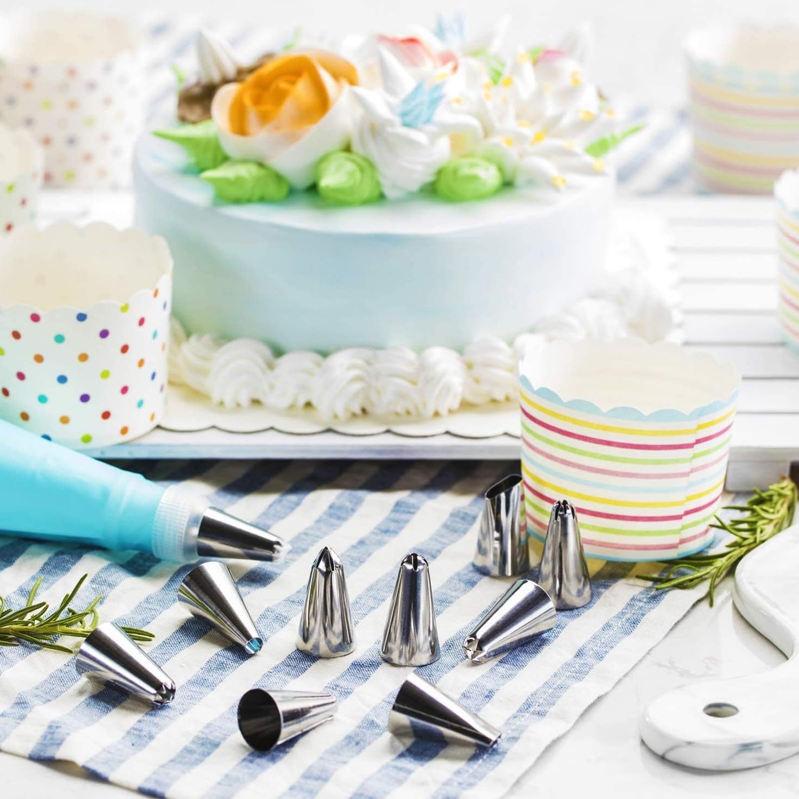 Yuqilin Spritzbeutel Set 24 Tüllen - Edelstahl Düsen Für Torten & Cupcakes