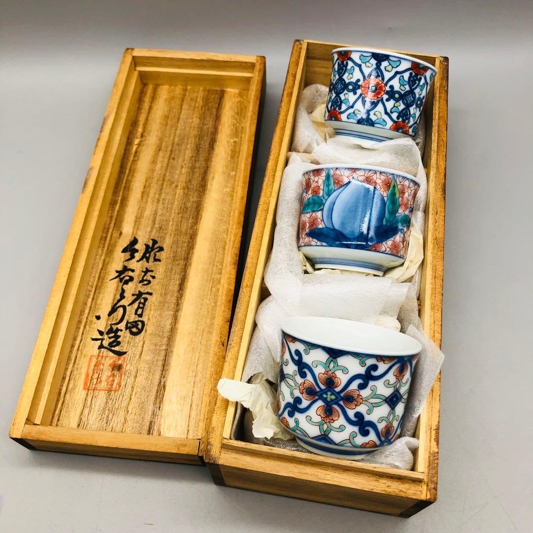新品未使用木箱入り有田焼鍋島焼十二代今泉今右衛門錦丸紋唐花絵茶器湯呑み Amazon.co.jp: 木箱入り有田焼鍋島焼十二代今泉今右衛門錦丸紋唐花絵