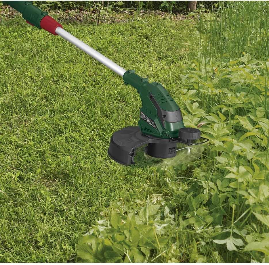Adjustable second handle on the trimmer shaft