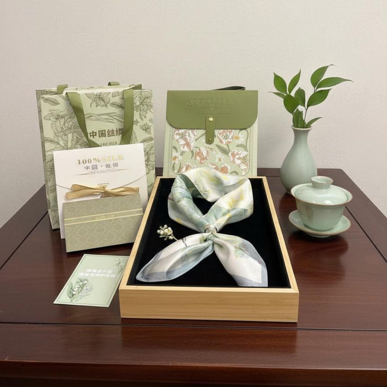 Sciarpa di Seta Donna Sciarpa Foulard Fazzoletto Bandana Pura Seta di Gelso Quadrata Stampa Botanica Tocco Raffinato Confezione Regalo Adatta a, Stampa Floreale Bianca E Grigia