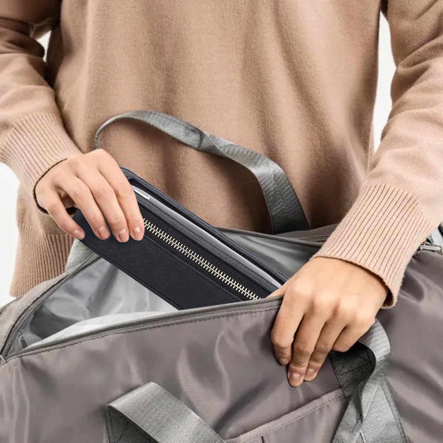 Makeup Brush Case Slim Clear Makeup Bag Travel Cosmetic Case and Waterproof Toiletry Makeup Bag with Zipper Purse Organizer for Women (Black, Slim) - Image 2