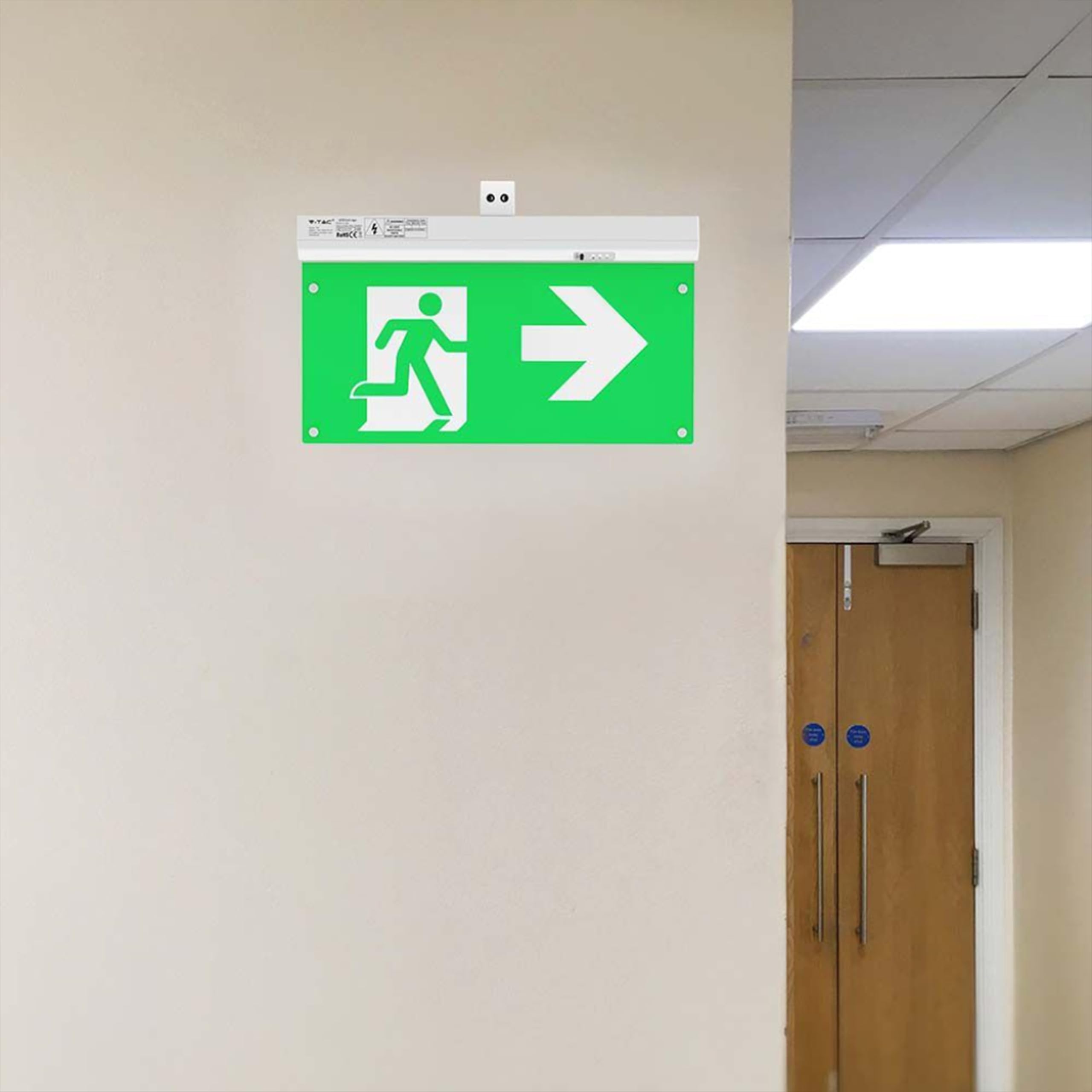 V-TAC Lampada LED Uscita di Emergenza 4 in 1 per Soffitto e Parete - Visibile da 30 Metri - Pulsante di Autotest - Luce LED Uscita di Emergenza e Via di Fuga - Exit - 4 Segnalazioni Incluse - 6000K
