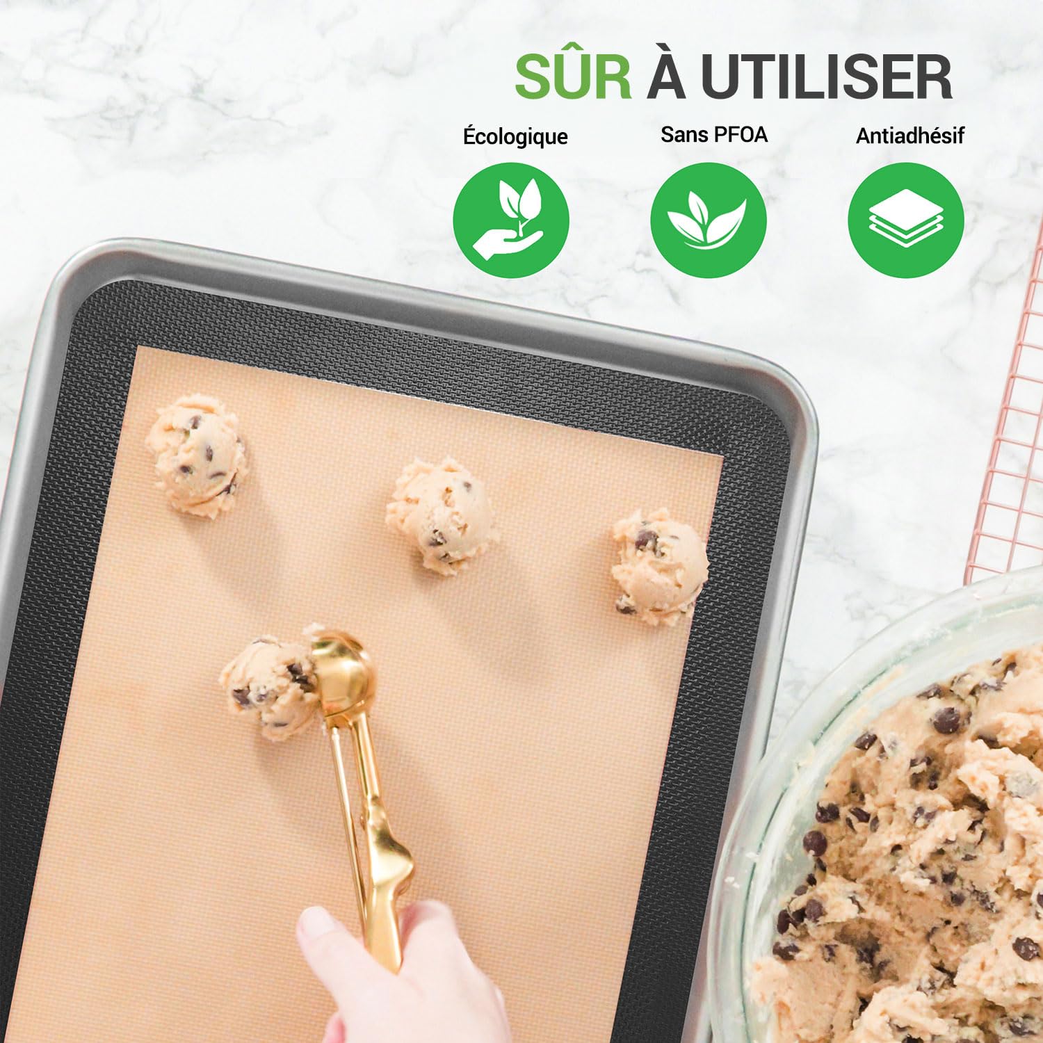 NutriChef Tapis Cuisson Silicone Grand Format 62 x 42 cm Lot de 2 – Tapis Four Antiadhésif Réutilisable, Résistant Jusqu’à 250 °C, Compatible Congélateur et Lave-Vaisselle, Noir