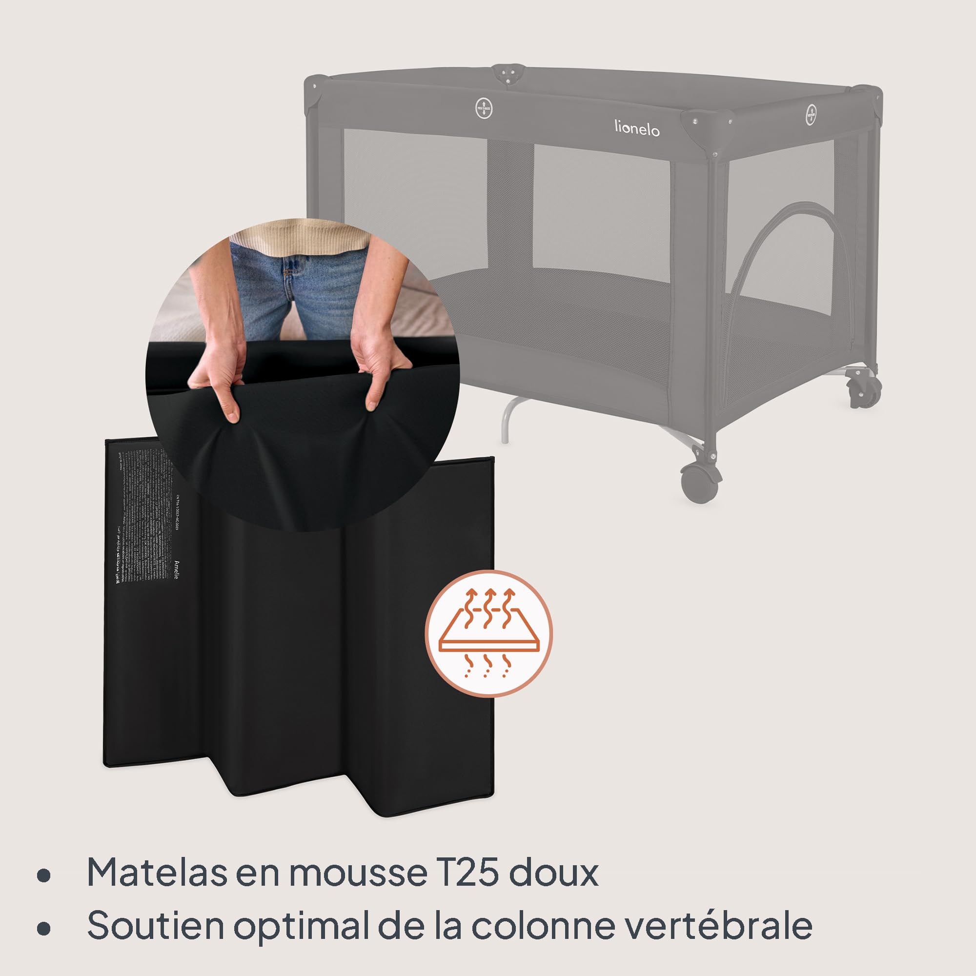 Lionelo Lit de Voyage pour Bébé Amelie de la Naissance à 15 kg, Petit, Pliable, Matelas Pliable Moelleux, 100,5x70,5 cm, 2 Roues, Entrée Latérale, Sac de Transport (Black) | Matelas pliable souple, 100,5 x 70,5 cm, 2 roues, entrée latérale, sac de voyage