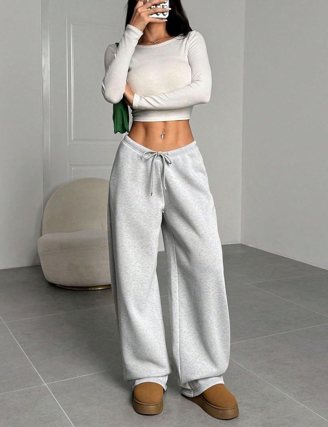 HeSaYep Women's Fleece Lined Sweatpants V-Waisted Wide Leg Sweat Pants Winter Warm Pants with Pockets - Image 5