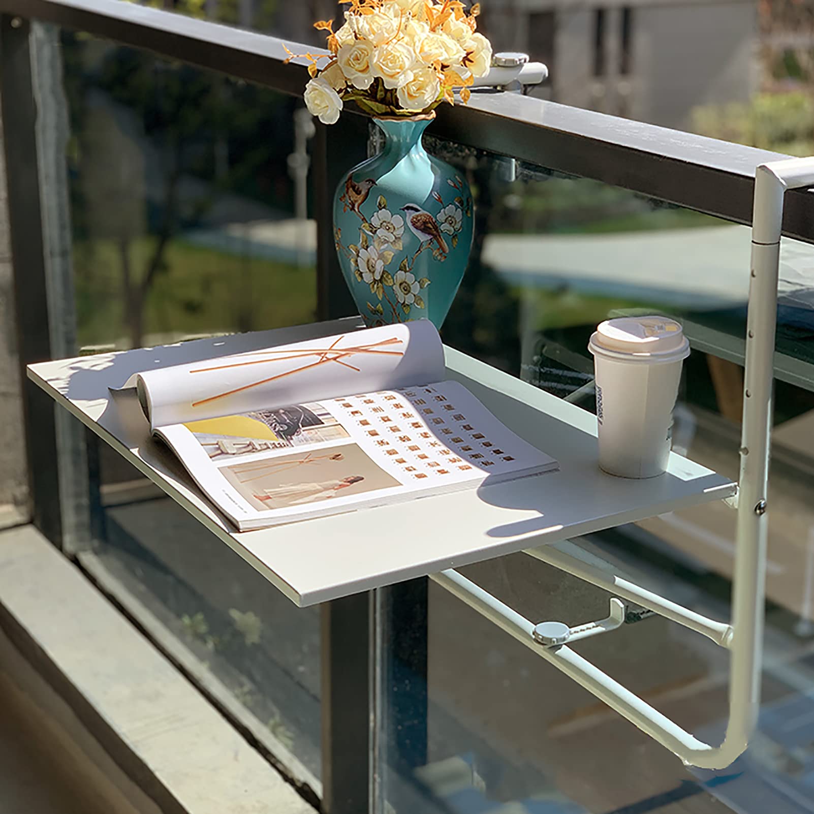 Table pliante murale extérieur pour gagner de la place sur le balcon