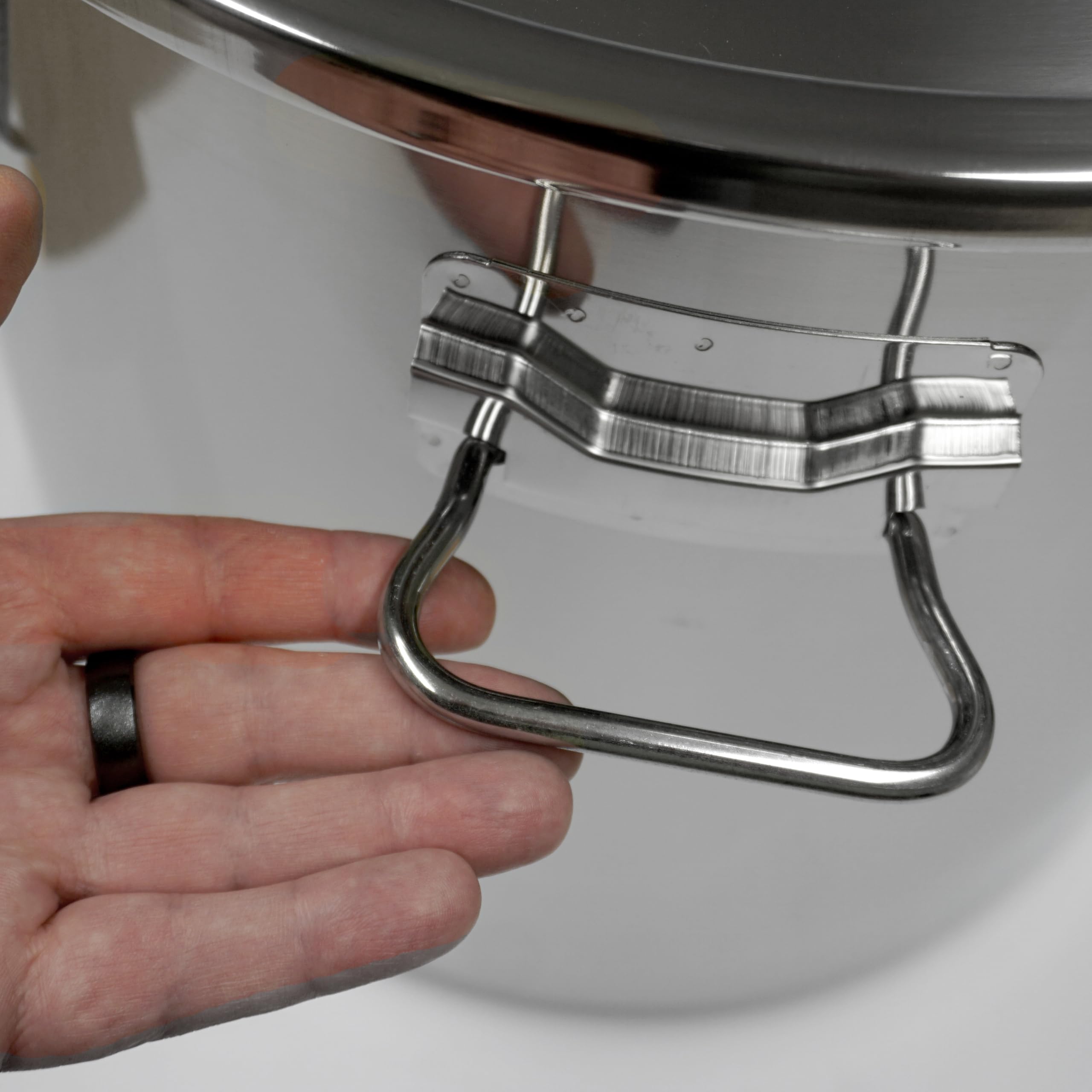 Fischer Edelstahl Honigabfüllkübel 50 Liter mit Quetschhahn und Spanndeckel | mit Edelstahl-Deckel, Spannverschluss und Honigquetschhahn , lebensmittelecht, für Honig , Küchen-, Gastro-oder Futter-Eimer