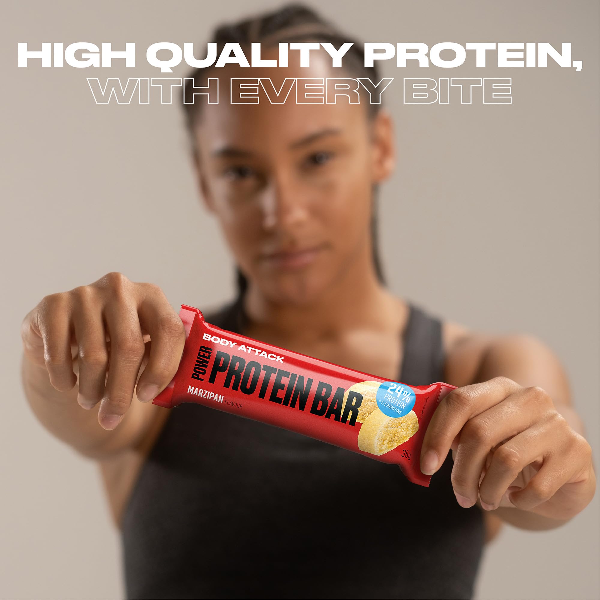 Body Attack Proteinriegel - Marzipan, 24 x 35 g - Fitness Protein Riegel fettarm - Eiweißriegel mit wichtigen Vitaminen, L-Carnitin & 25% hochwertigem Milcheiweiß - Made in Germany