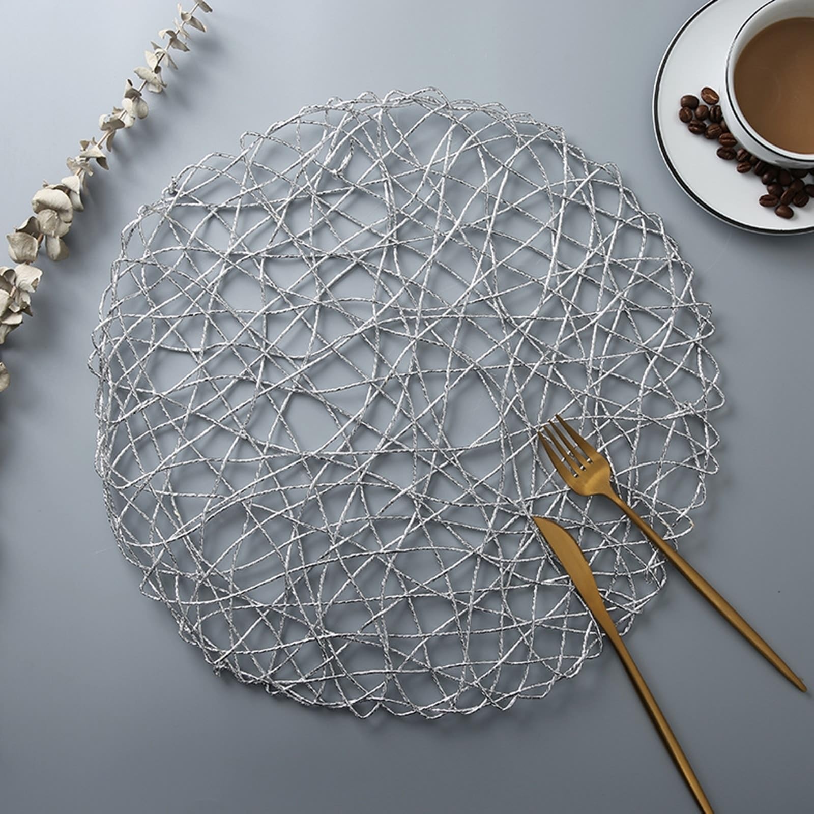 Set de table argenté ajouré 38 cm pour protéger et embellir votre mobilier