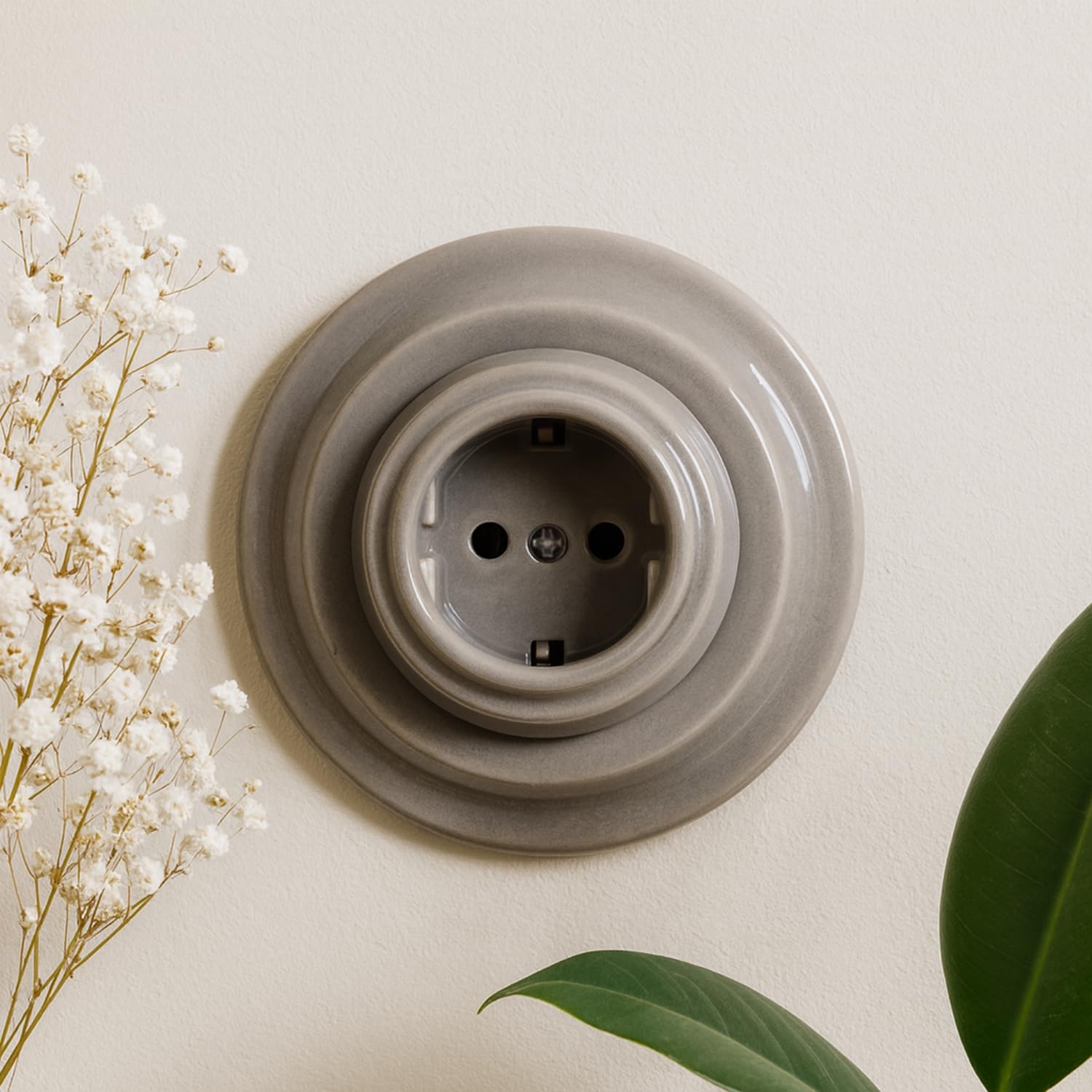 Podtynkowe gniazdko porcelanowe retro, All-in-One, seria PR1, jasnoszare