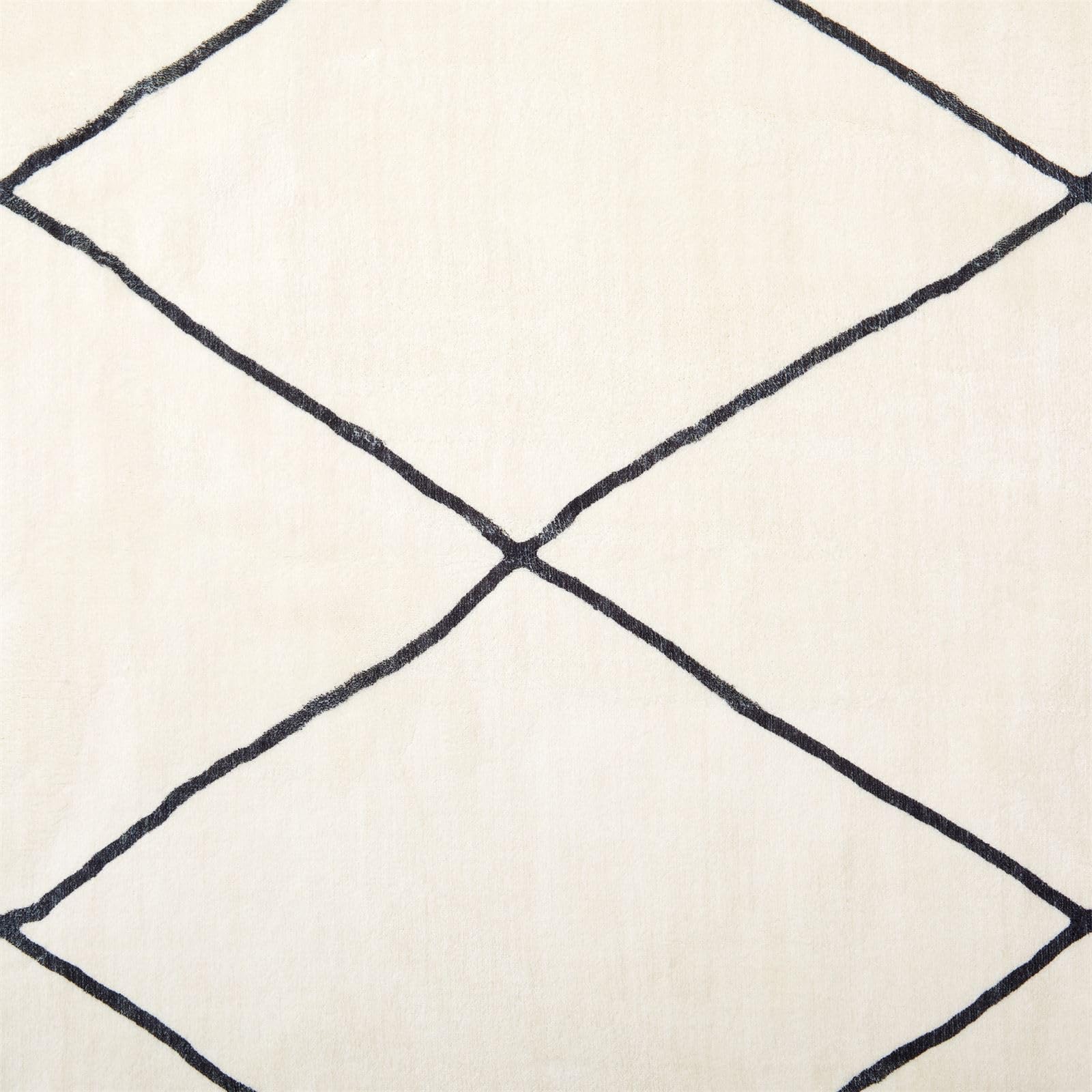 IDIMEX Teppich Rhomb waschbar 160 x 230 Cremeweiß, Rautenmuster, weicher Kurzflor, modern, skandinavisch, Mikrofaser, gummierte Unterfläche, schmutz- und wasserabweisend, pflegeleicht