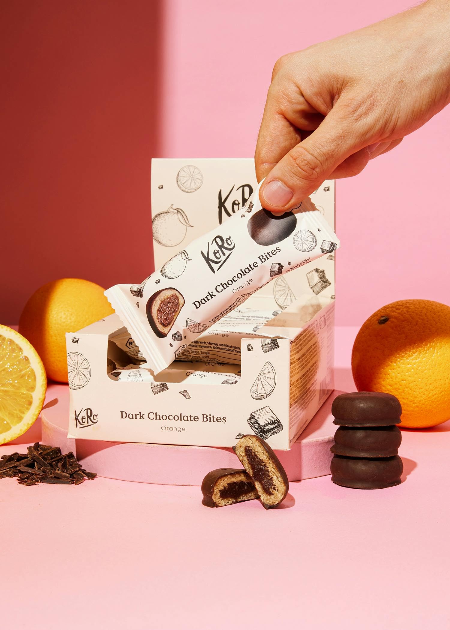 KoRo - Palline di cioccolato fondente ripiene all'arancia bio - 12 x 2 x 20 g - A base di avena e anacardi - Con ripieno fruttato all'arancia - vegan