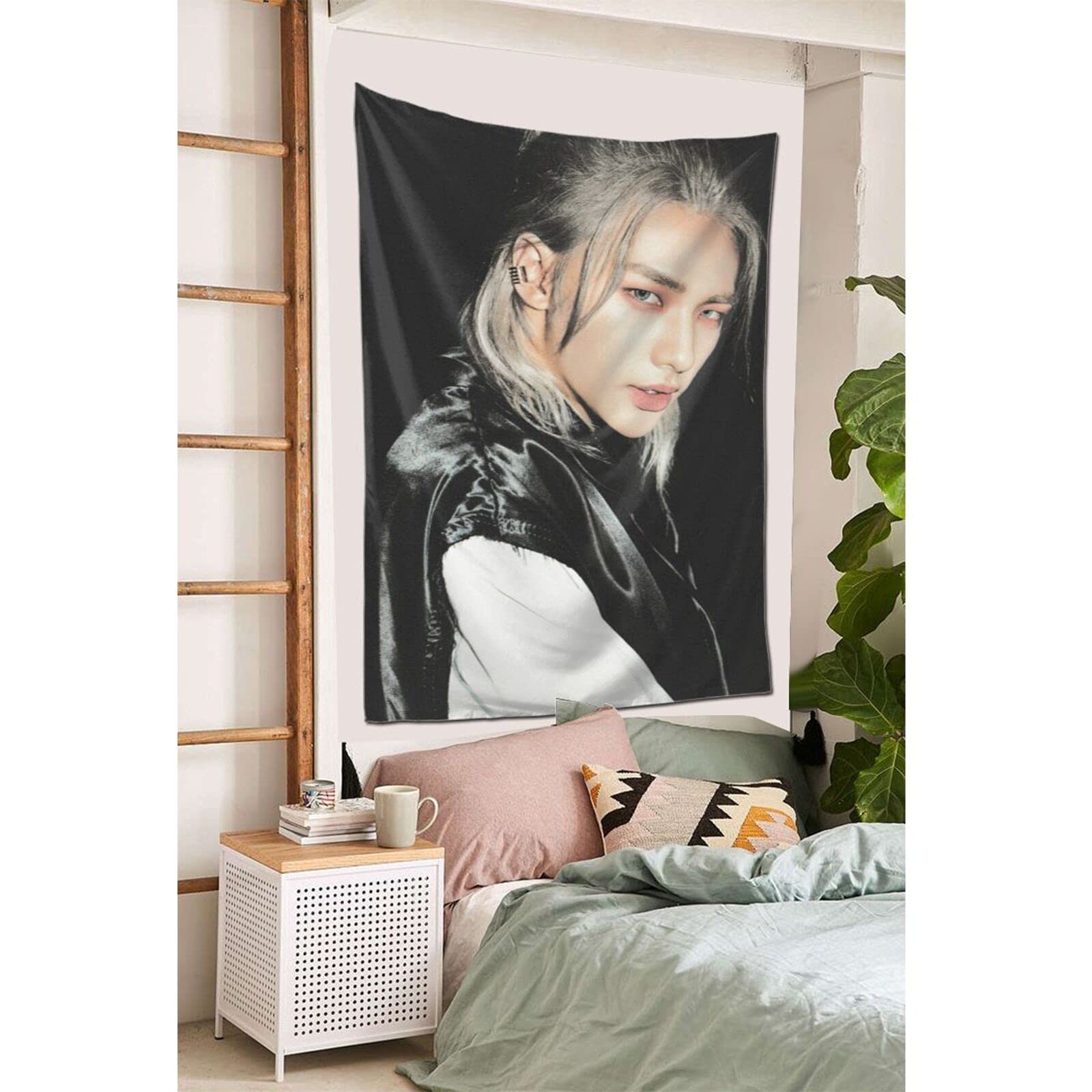 Amazon.co.jp: Stray Kids Hyunjin ヒョンジン(16) タペストリー 北欧