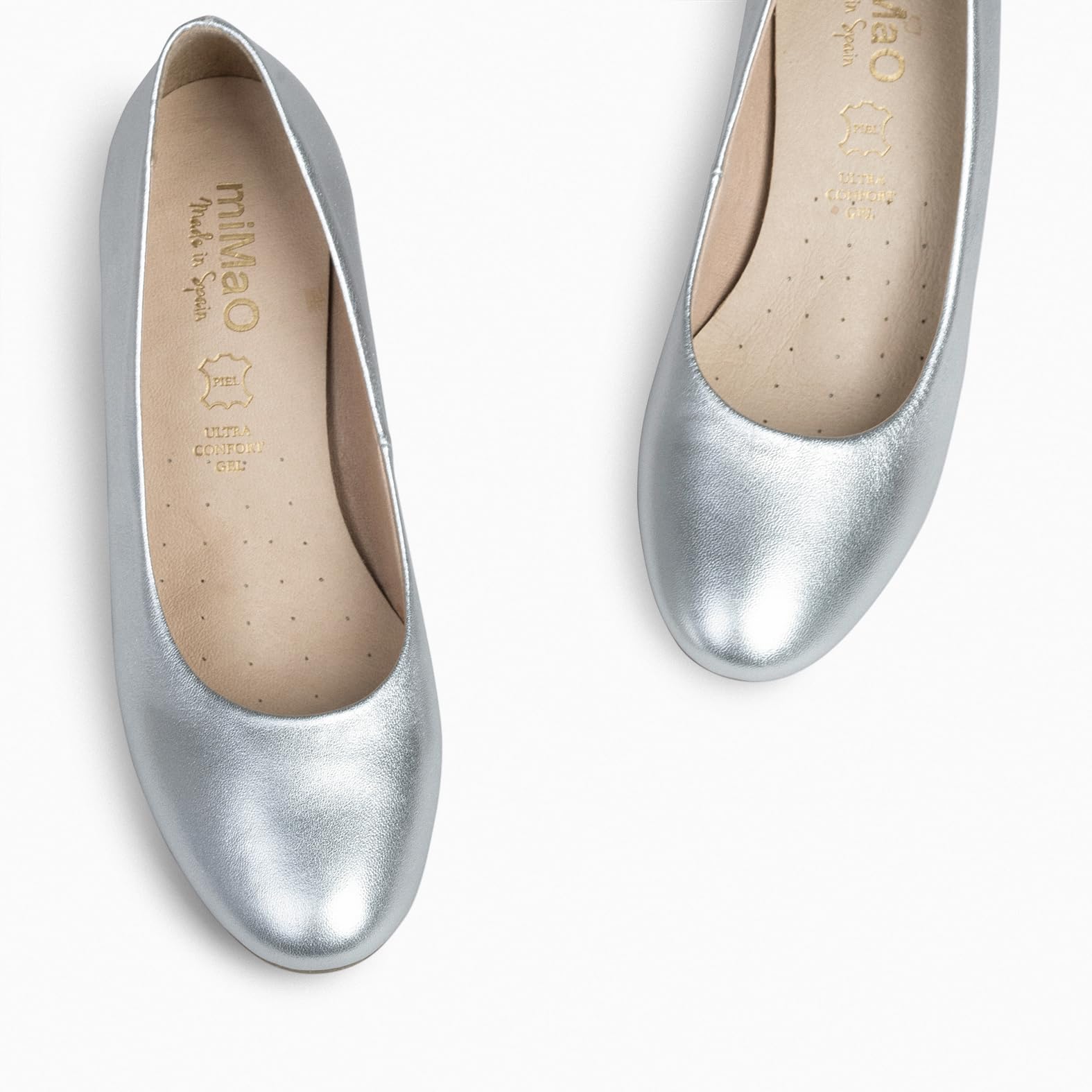 miMaO. Zapatos cómodos con Puntera Redonda en Piel de napa Metalizada y Plantilla de Gel. Hecho en España