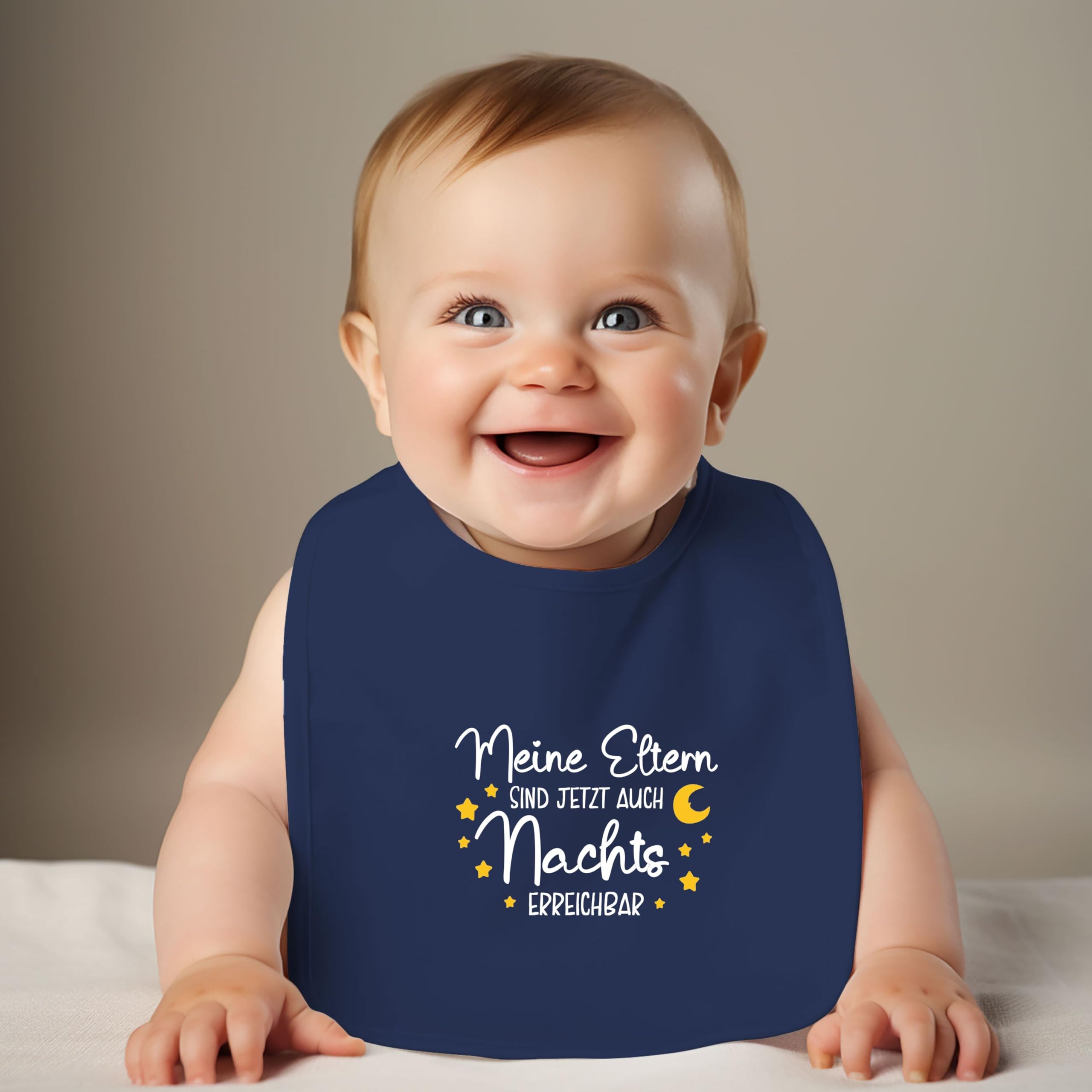 Trend Mama | Windeltorte | navy blau | Spruch wählbar | Lätzchen, Kuschelsocken |Geschenk Geburt (Design| Meine Eltern sind jetzt auch Nachts erreichbar)