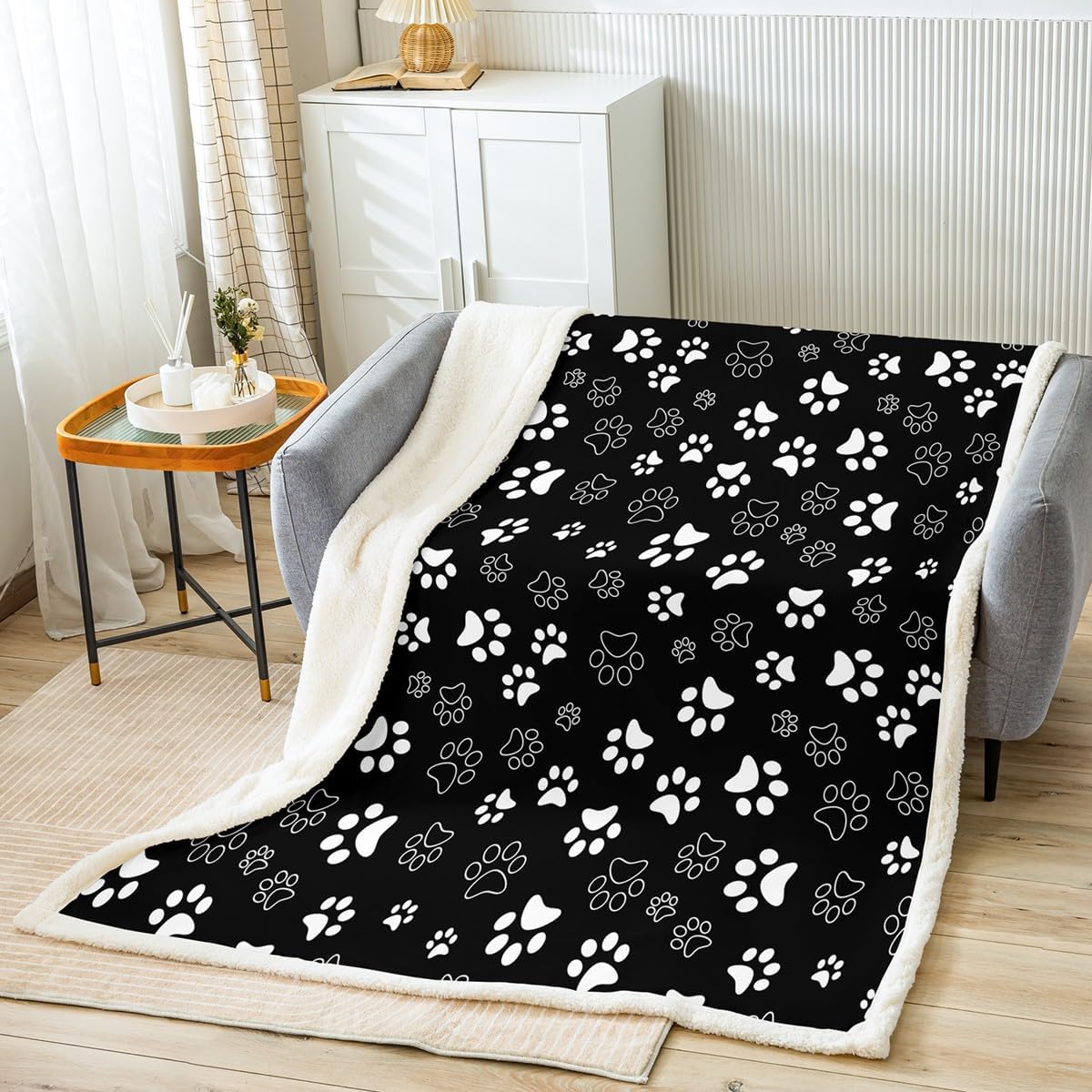 Manfei Dog Paw Print Throw Blanket Black and White Animal Footprint Bed Blanket for Kids Boys Girls Room Decor, Animal Theme Blanket for Couch Sofa, Soft and Breathable Fleece Blanket(60 x 80 Inches)