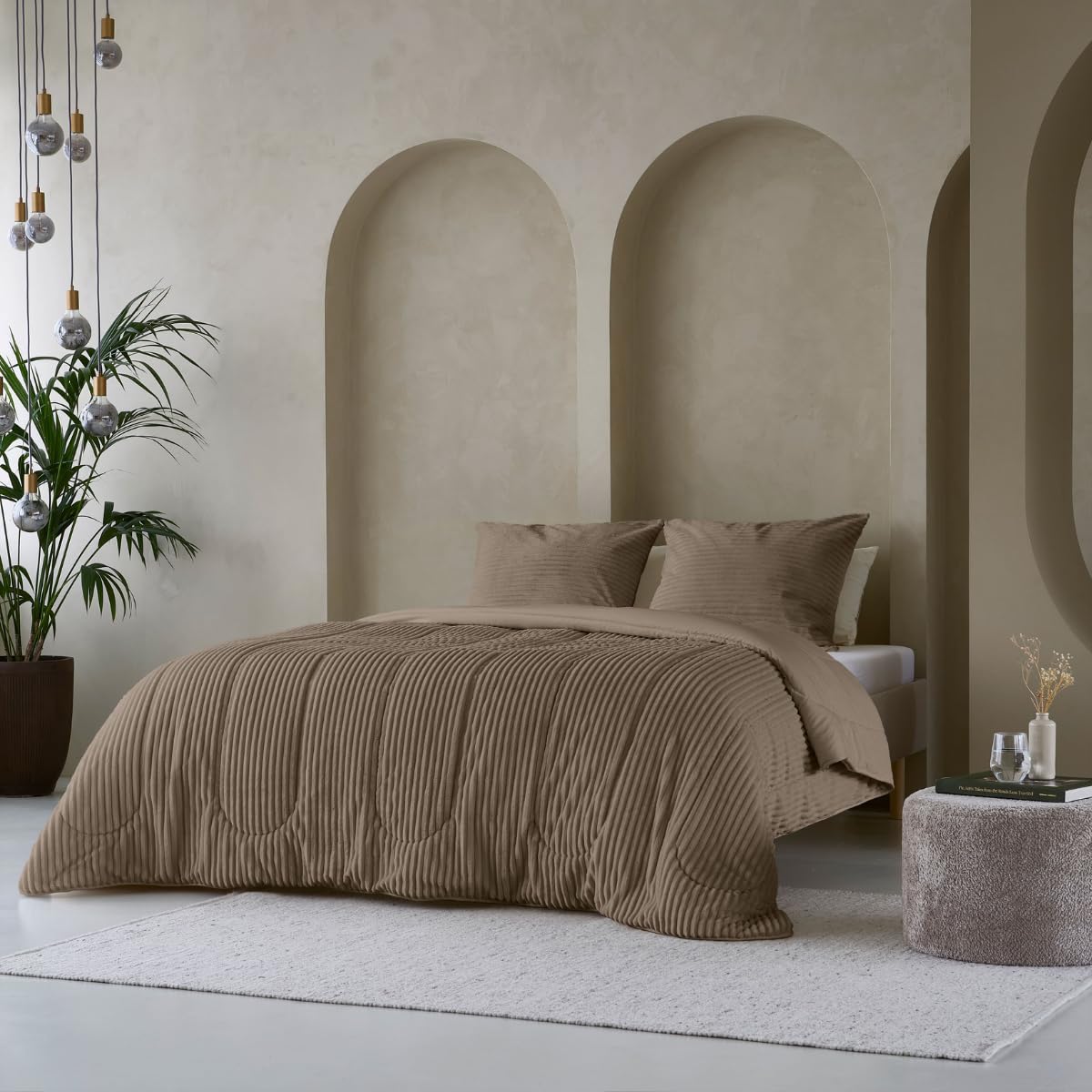 Zelesta Groovebed Couette Teddy Sans Housse - Linge de Lit Moelleux et Hypoallergénique - Lavable (Taupe, 240x200 cm)