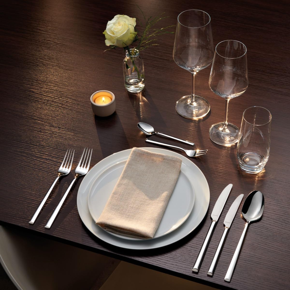 Set di 12 coltelli da tavolo, in acciaio inox 18/10, 210 mm di lunghezza