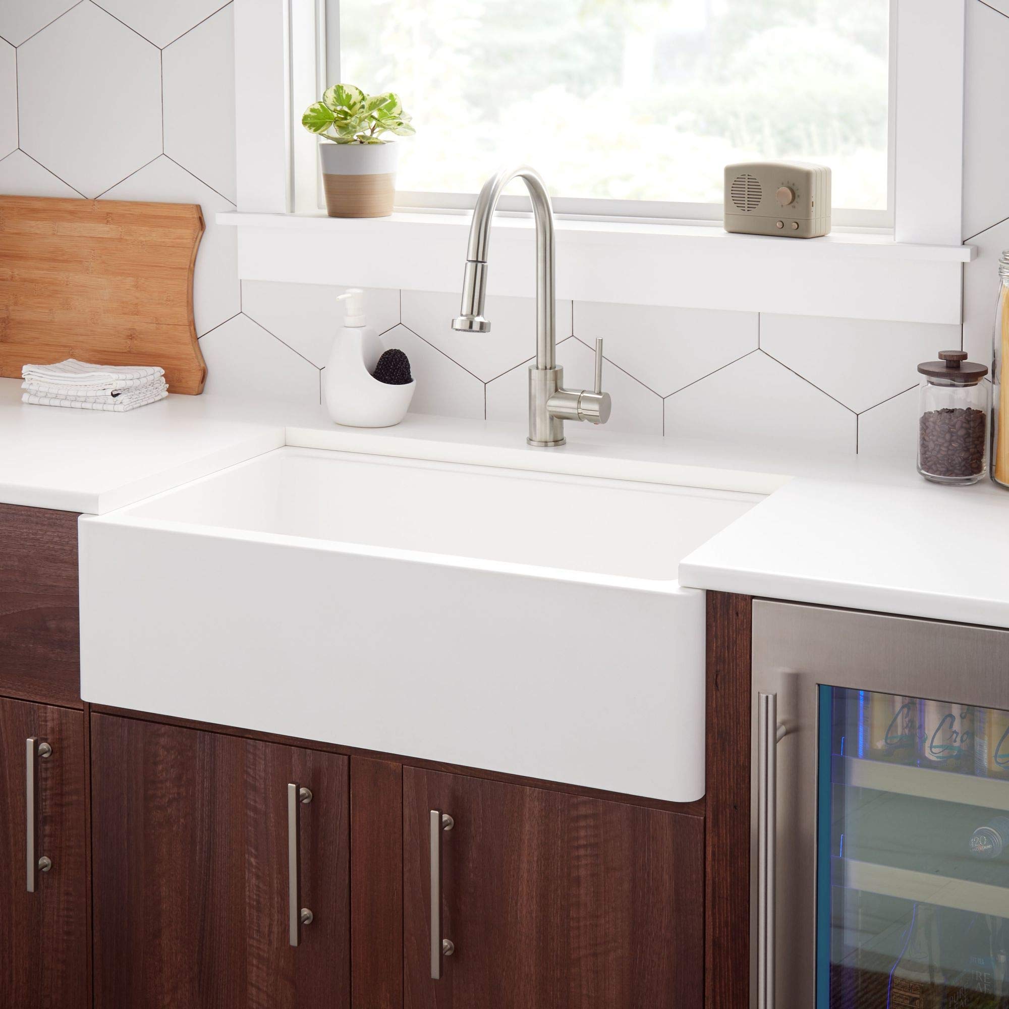 signature hardware 454482 totten 33" farmhouse single basin granite kitchen sink - white