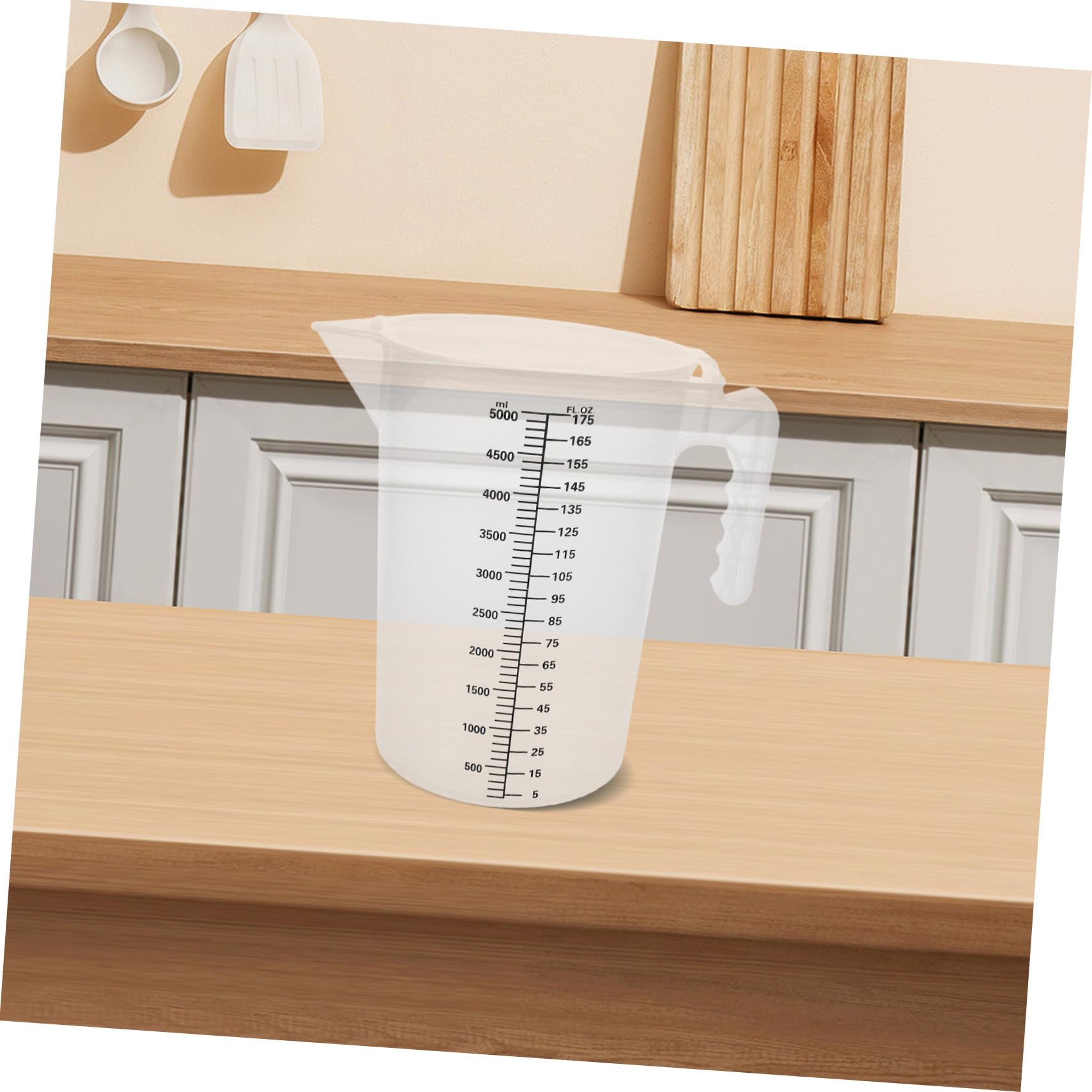 Pichet Mesureur en Plastique Pp Transparent 5l avec Couvercle Anti-poussière, Grosse Capacité pour Usage Commercial et Préparation Précise de Boissons