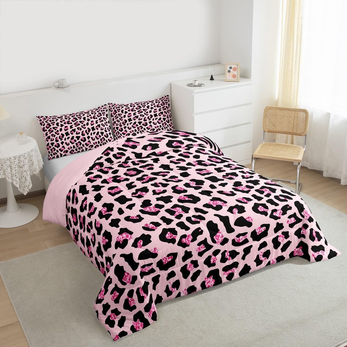 jejeloiu Leopard Fur Print Comforter Set Queen Size Safari Cheetah Bedding Set for Kids Boys Girls Animal Print Pink Duvet Quilt Bedroom Decor Microfiber 3 Pcs with 2 Pillow Cases