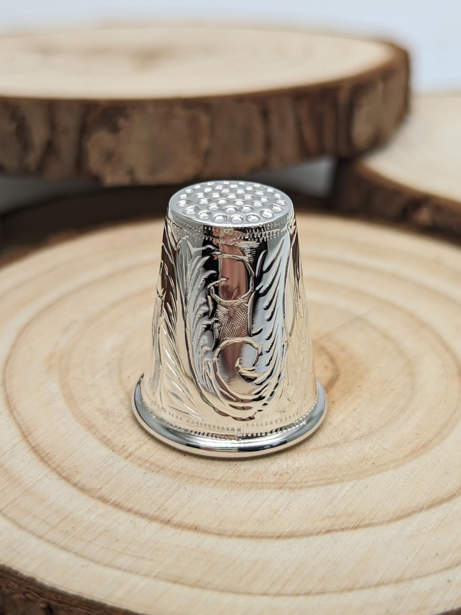 Wiktoriański liściasty grawerowany naparstek - 20 mm x 22 mm - lite srebro wysokiej próby 925 -