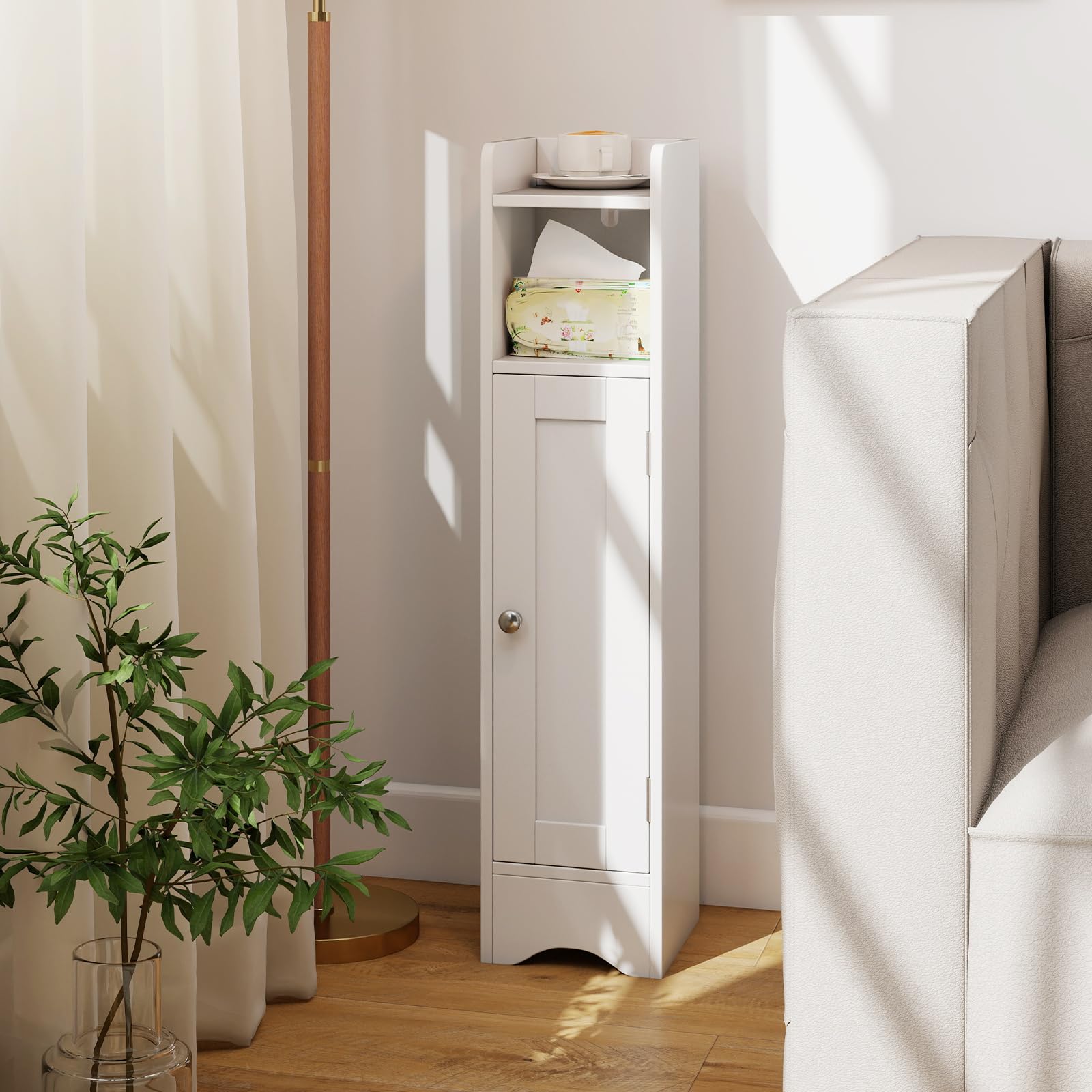 LIFEZEAL Armario de Baño Pequeño, Independiente con Puerta, Armario Estrecho para Baño con Estantes Ajustables, Armario de Suelo para Espacios Pequeños (Blanco)