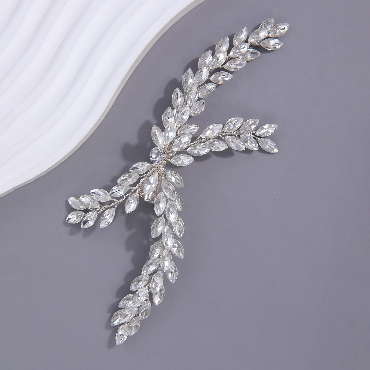 クリスタルウェディングヘアクリップブライダルヘアアクセサリーシルバーラインストーンウェディングヘアピースJ6624