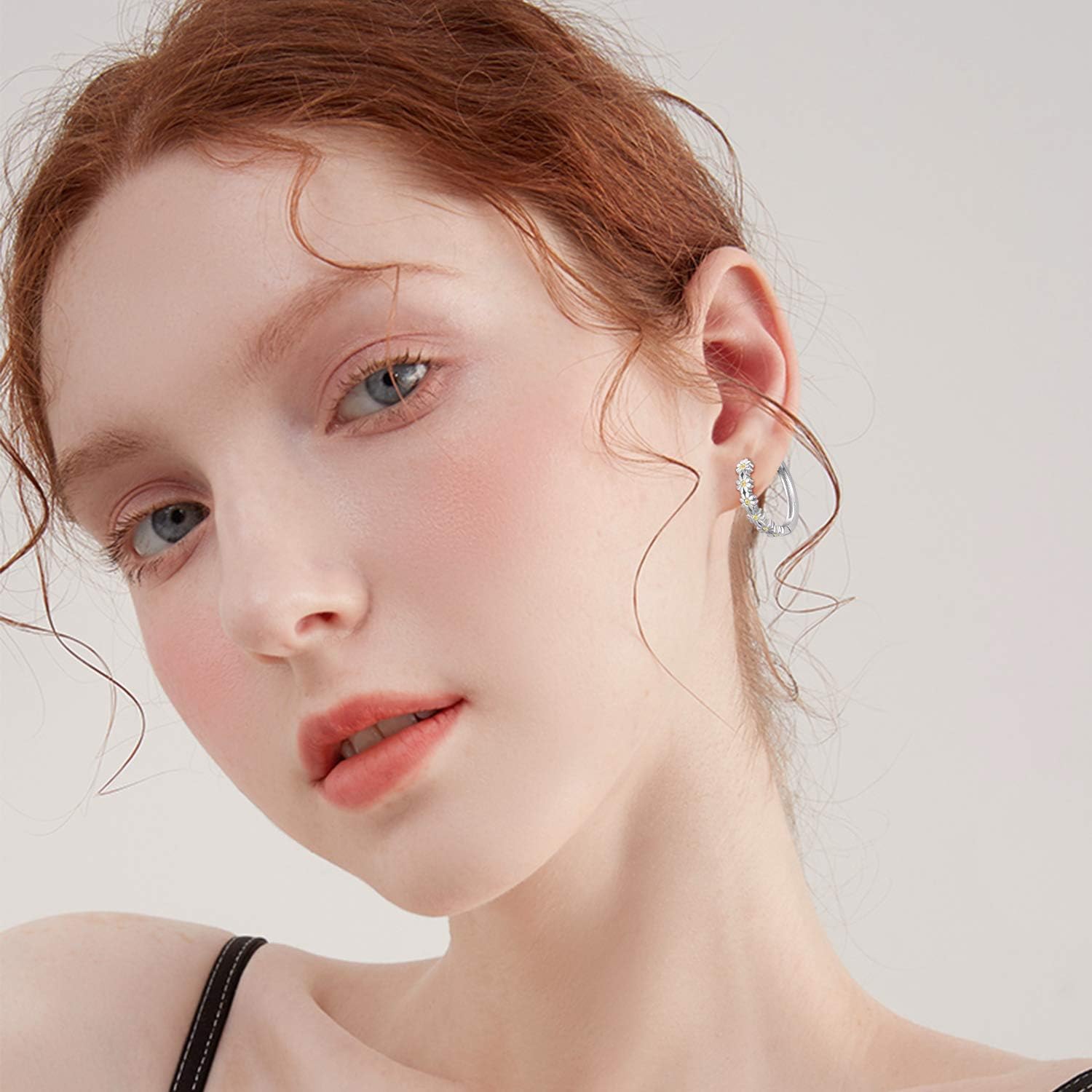 KINGWHYTE Daisy Hoop Earrings 925 Sterling Silver Lucky Flower Earrings Small Huggie Earrings Daisy Fashion Jewelry Gifts for Women