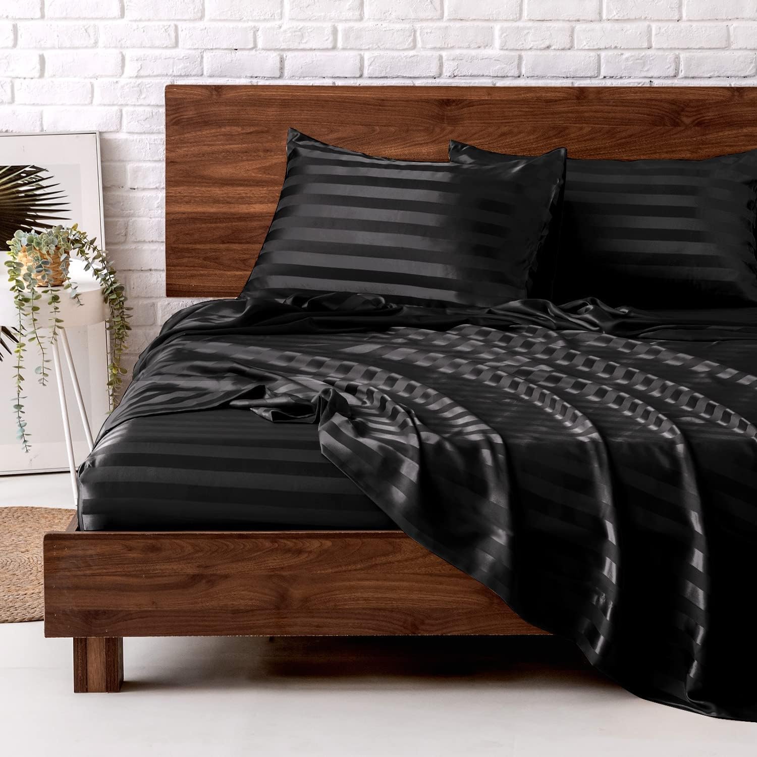 Satin Bed Sheets Set, 4 Pieces Cooling Soft and Wrinkle Hotel Luxury Silky Bedding Set, 1 Deep Pocket Fitted Sheet, 1 Flat Sheet, 2 Pillowcases (King, Black Striped)