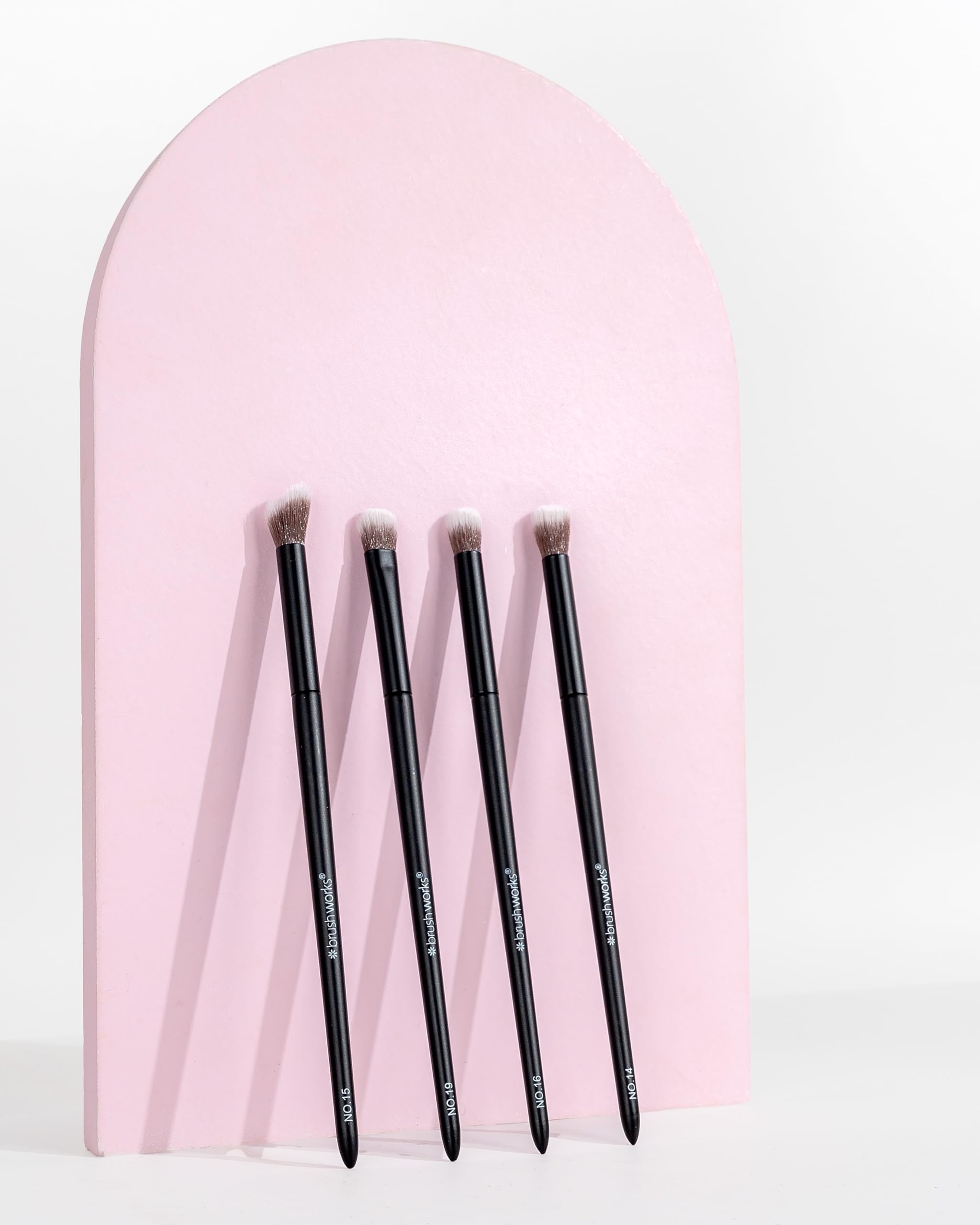 Brushworks Eye Blending Set, 4-Piece Eyeshadow Brush Kit with Tapered, Fluffy, Angled & Crease Brushes - Image 4