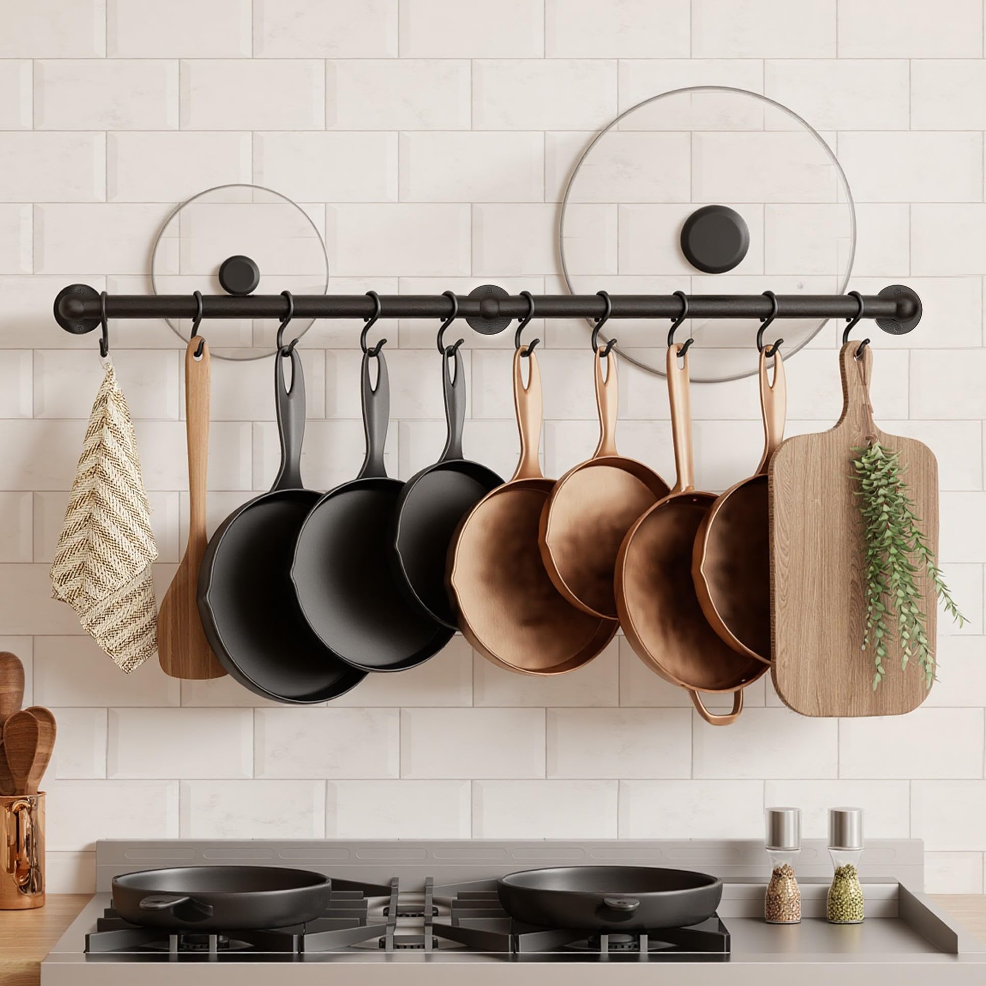 KES KUR228S32-BK Étagère murale haute capacité de 59 kg avec 3 tubes épais, cintres de 81,3 cm pour cuisine avec 10 crochets, vis en acier inoxydable 18/8 et gabarit de perçage pour montage à goujon