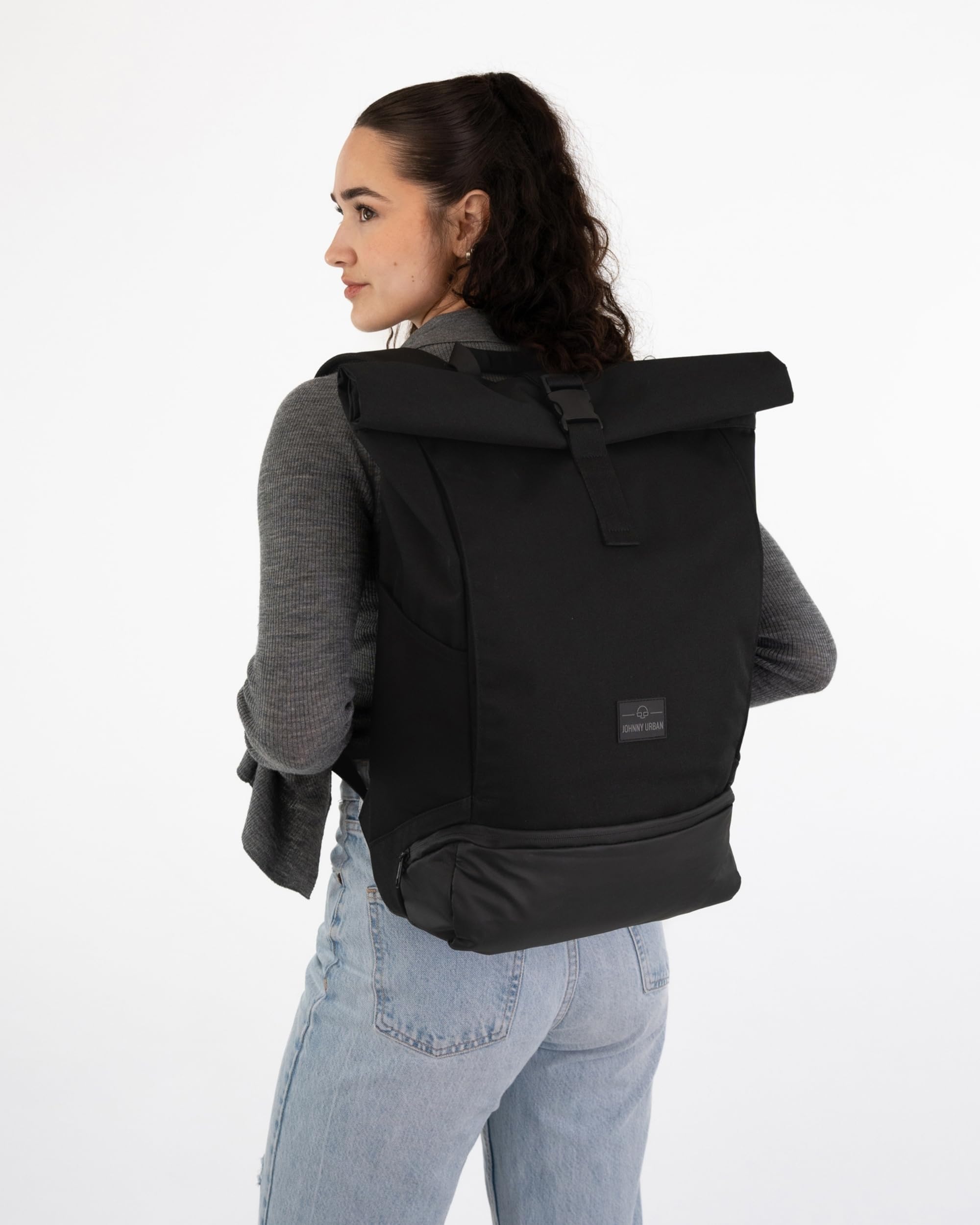 Johnny Urban Rucksack Herren & Damen Schwarz - Allen Large - Rolltop Backpack Groß für Fahrrad, Arbeit, Uni - Laptop Tagesrucksack mit Schuhfach - Wasserabweisend