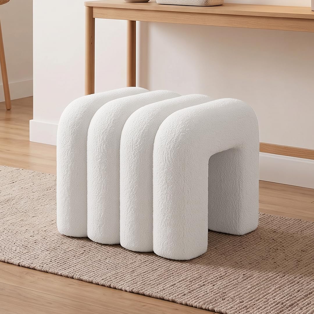 skølm Selitha Hocker U-Form, Sitzhocker 40x40cm, Teddy Bouclé, Creme-weiß