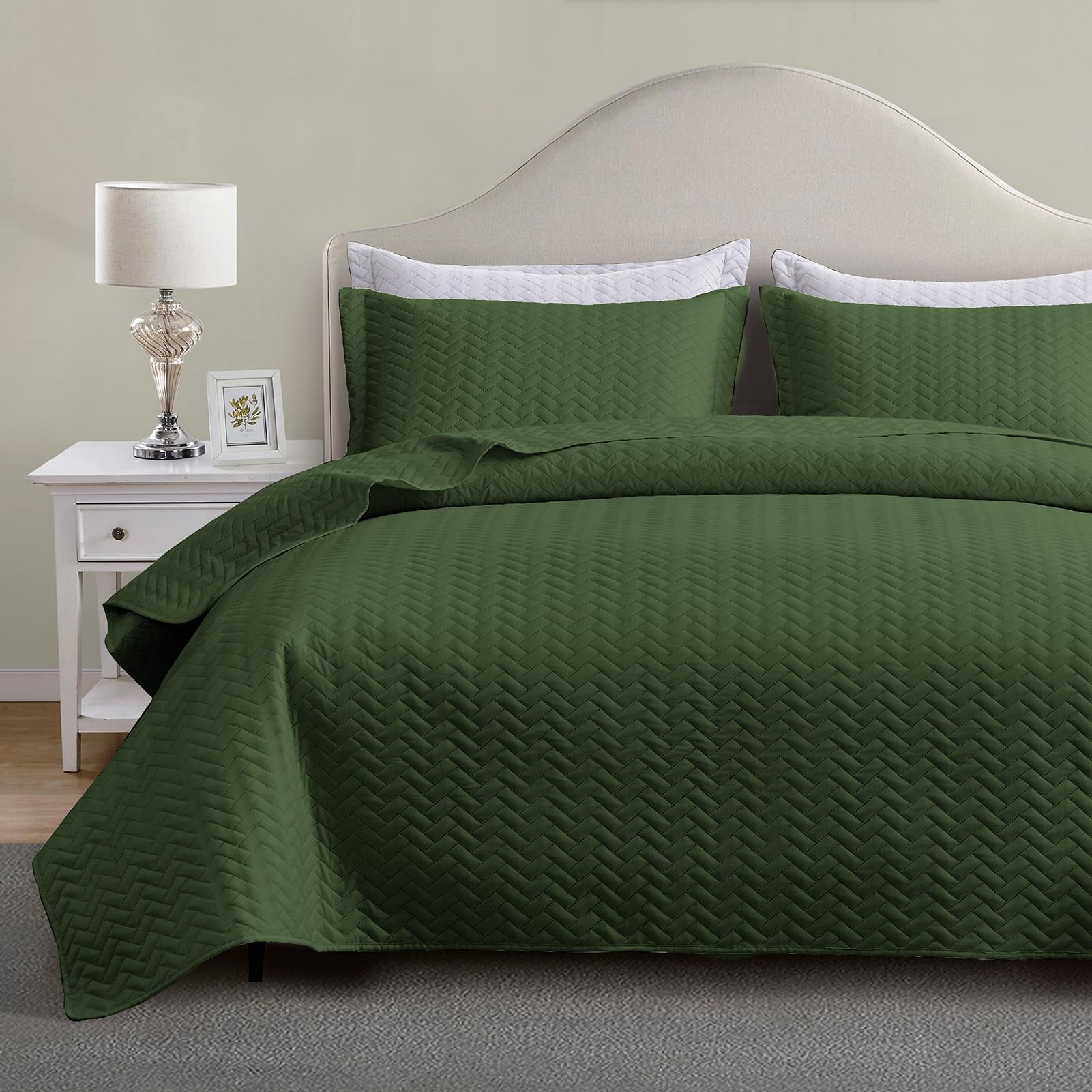 Maple&Stone Quilt Set Queen Size, Lightweight Olive Green Bedspread Ultrasonic Chevron Pattern Light Coverlet for All Season Comforter Bedding Decor - 3 Piece Full Bed Cover Sets