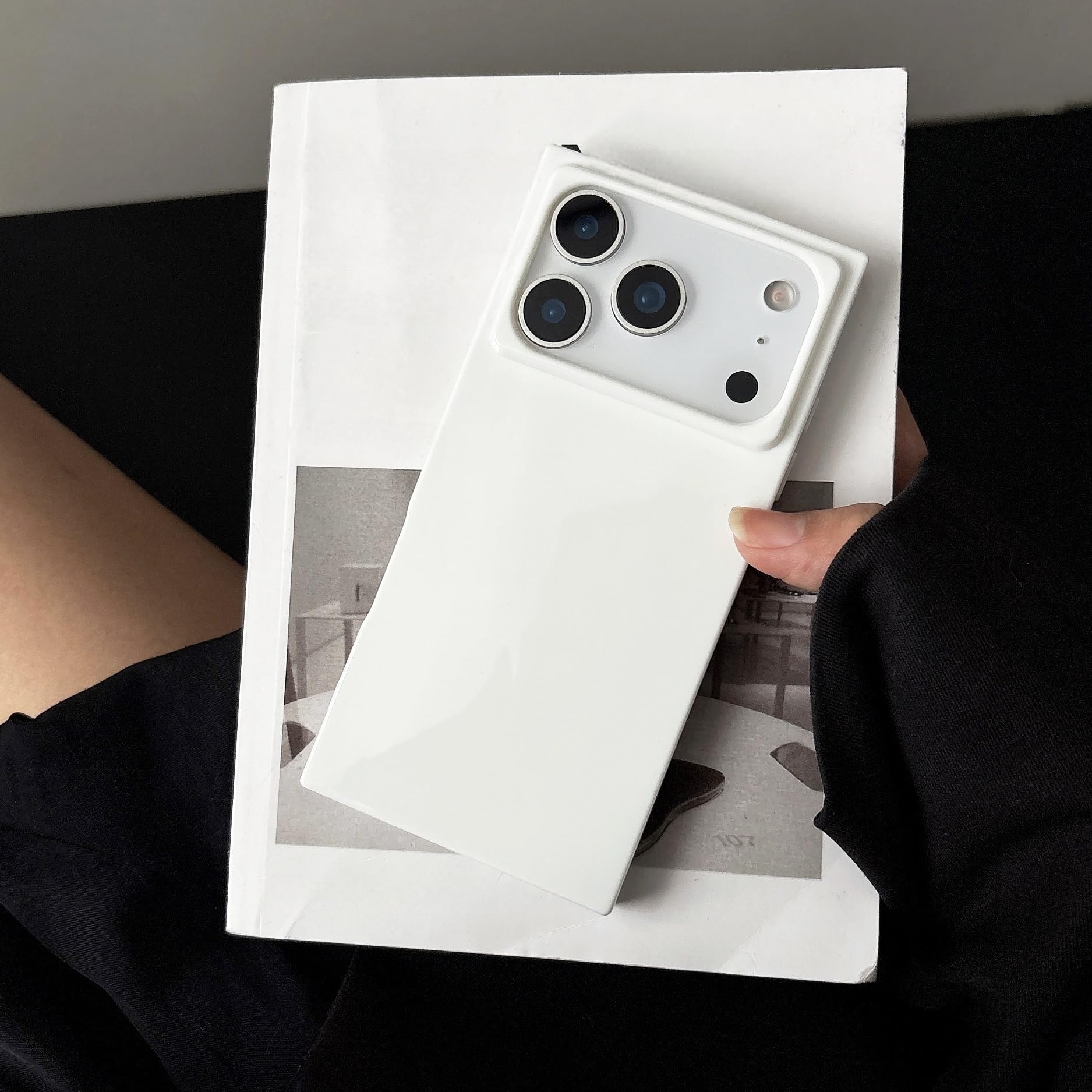 Coque iPhone 16 Pro antichoc transparente blanche en forme de glaçon souple