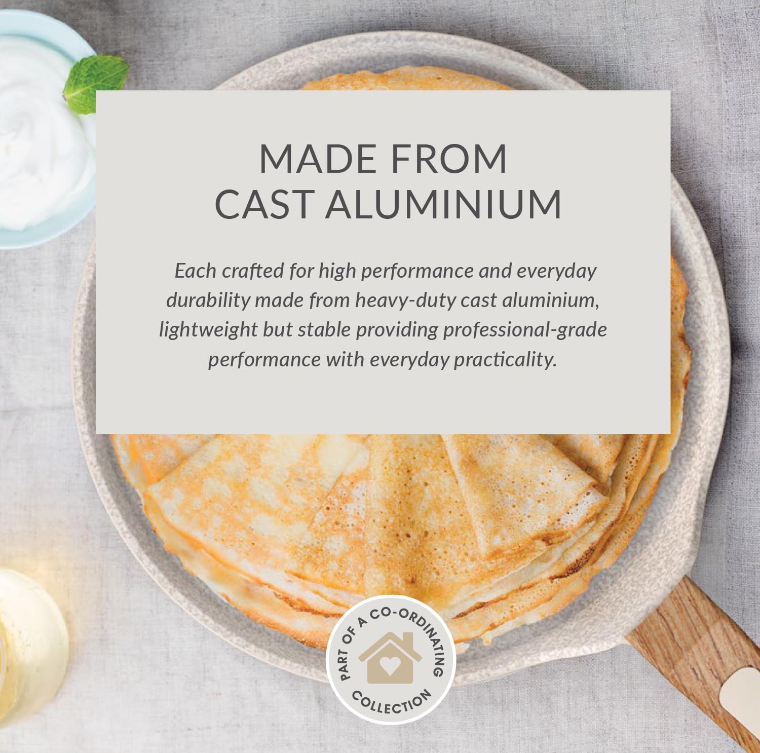 Cooksmart Signature Crêpe-Pfanne, 28 cm, elfenbeinfarben, Aluminiumguss, Keramik, antihaftbeschichtet, für Induktions-, Gas-, Keramik- und Elektroherde geeignet, spülmaschinenfest, ergonomischer Griff
