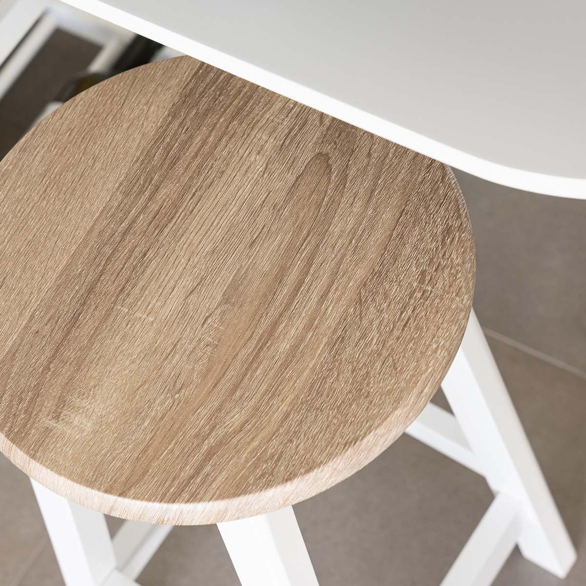 LOLAhome - Pack de 2 taburetes de Cocina de Madera Blanco y Natural de 54 cm. para mesas Altas o Barras de 80-85 cm. Asientos Redondos de Estilo nórdico Que ocupan Poco Espacio. hasta 100 kg