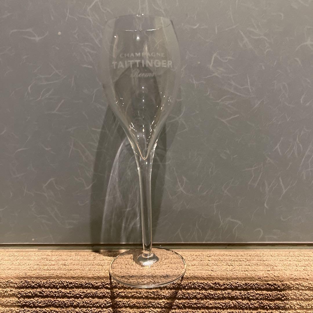 Amazon.co.jp: TAITTINGER テタンジェシャンパングラス : ホーム＆キッチン