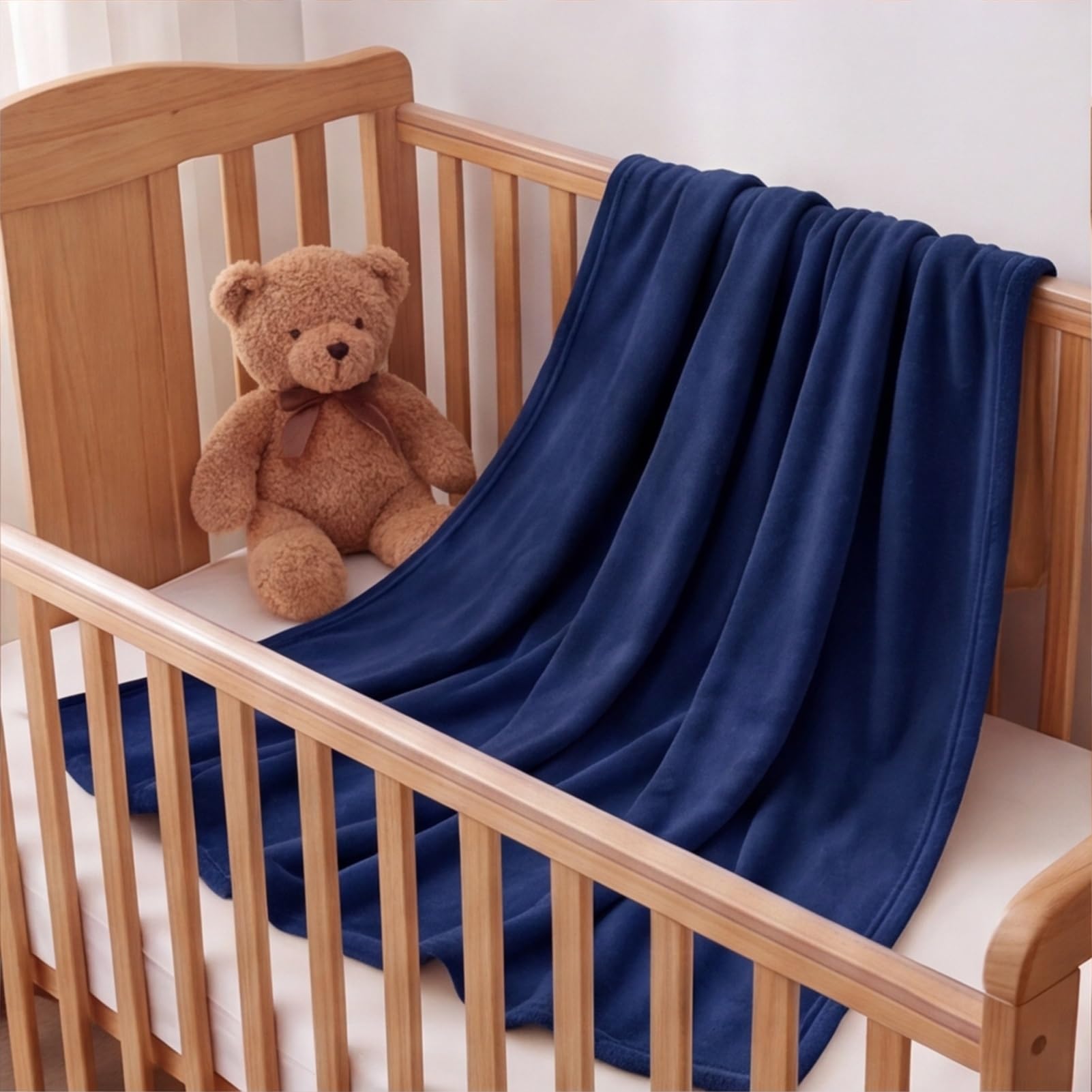GOUTUI Large Fleece Throw Blanket 135 x 190 cm Silk Touch Blankets for Bed Super Soft Warm Cosy for Bed Settees Armchairs, Navy Blue
