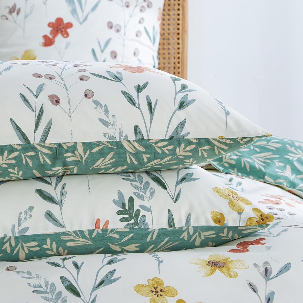 Nayoroom Botanical Floral Duvet Cover King Size Green Leaf Yellow Flowers Printed on White Bedding Set Soft Lightweight Microfiber Reversible Garden Farmhouse Comforter Cover with Zipper Ties