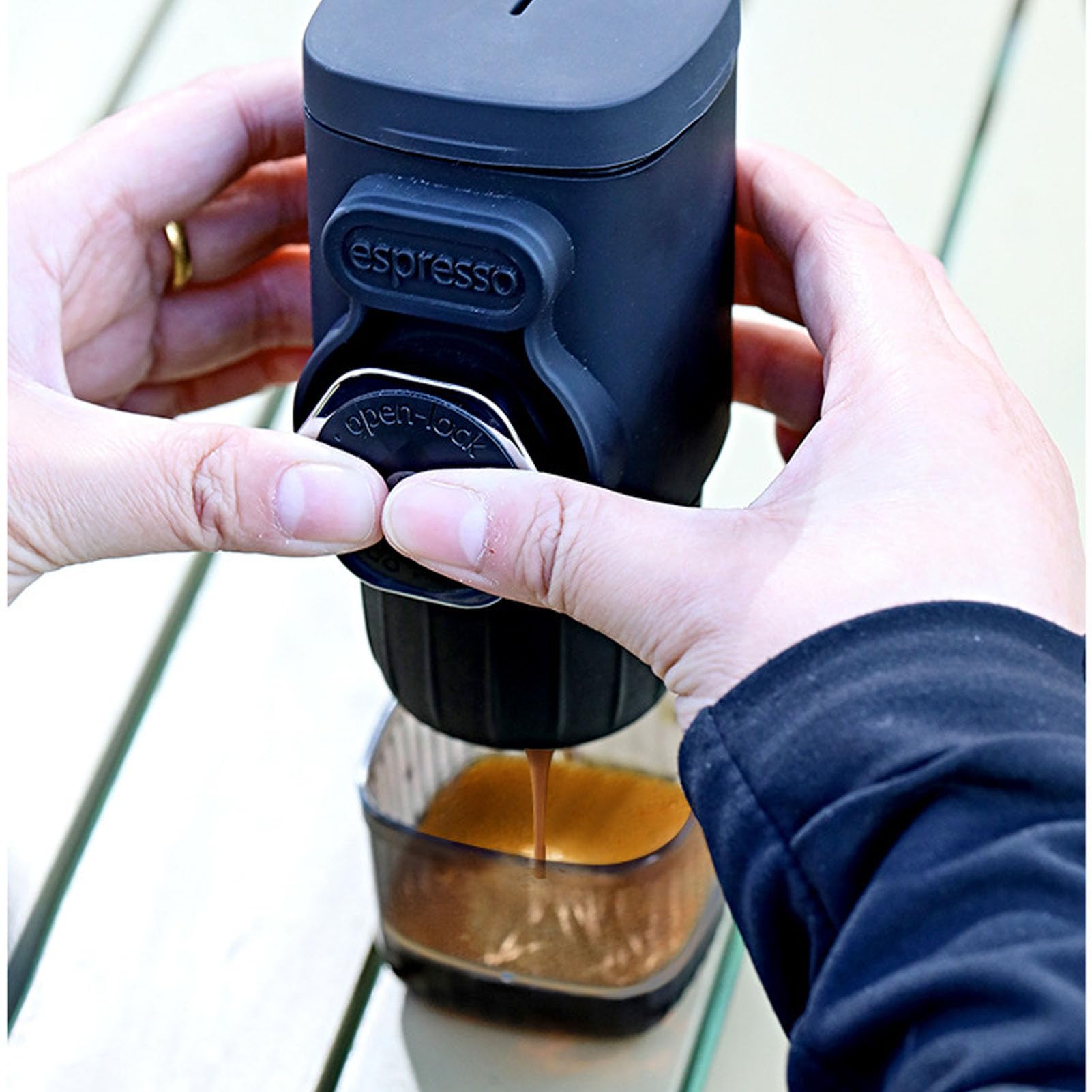 Drfeify Máquina de café Espresso Eléctrico Portátil, Cafetera de Viaje Portátil Operada Manualmente con Cápsula de café Molido para Acampar de Viajes, Senderismo, Oficina (BLACK)