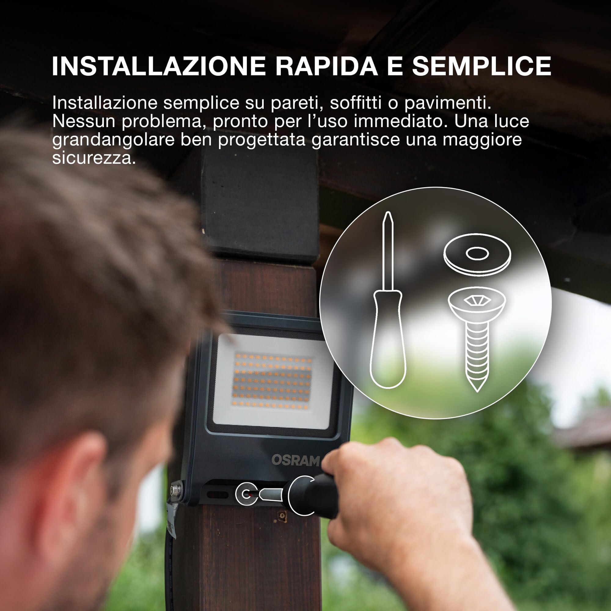 OSRAM Proiettore LED ENDURA FLOOD PC 20W, bianco caldo 3000K, 1800 lumen, IP65, in alluminio riciclato, staffa girevole a 180°, bianco