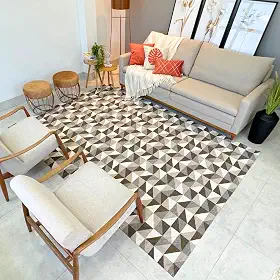 Tapete Antiderrapante Retangular Moderno, 300x250 cm, Sintético, para Sala de Estar e Quarto (Marrom Geométrico)