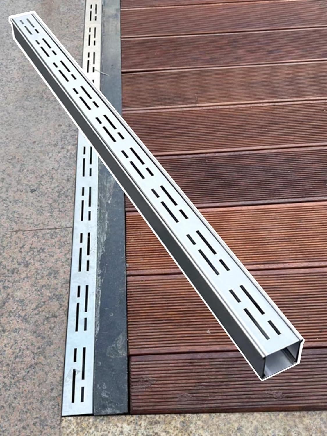 Pokrywy rusztu odpływowego do drenażu podwórka, system kanałowy 2,1 m, z taśmą klejącą, odpływy do betonu, 2 m, 7 x 3 cm