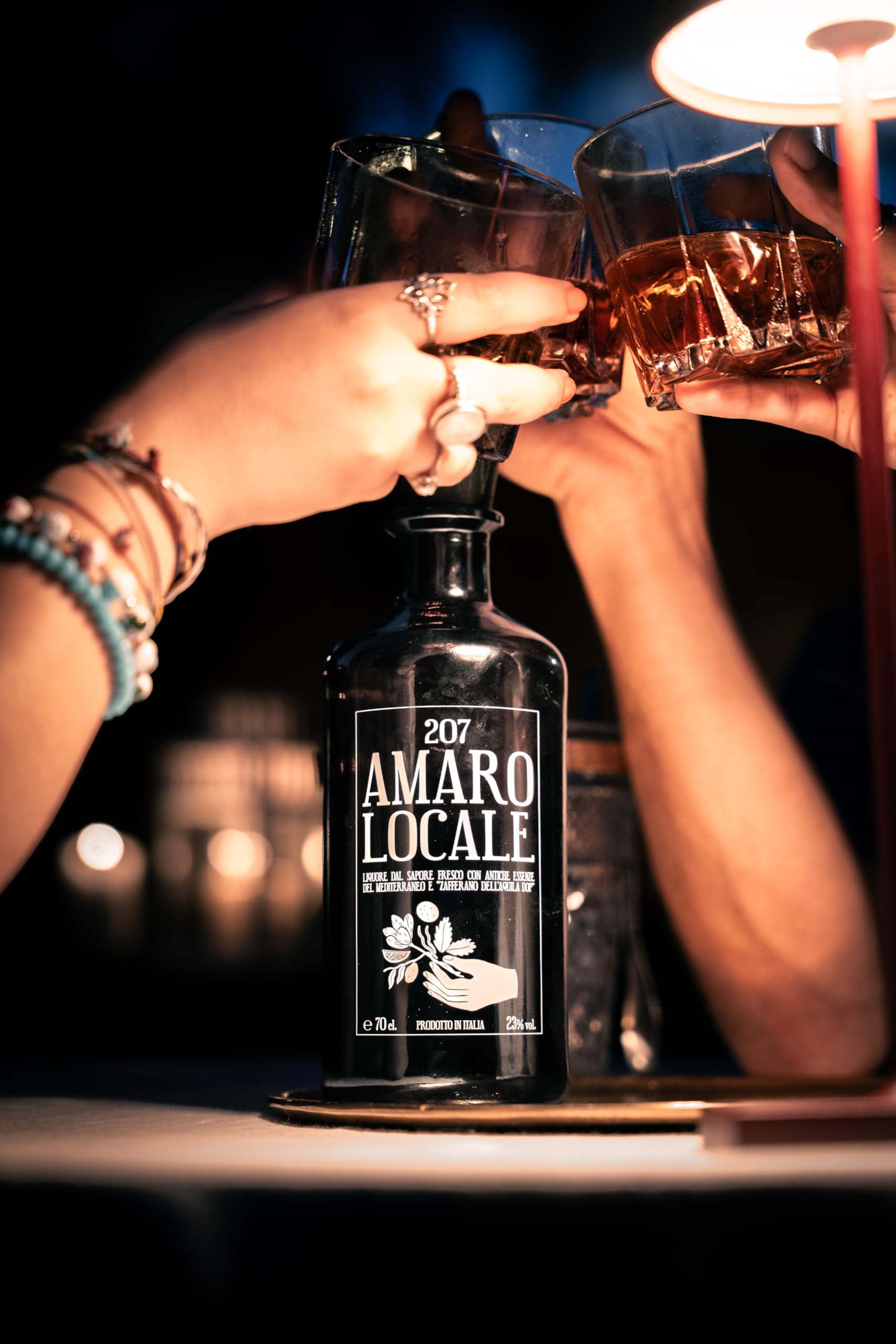 207 Amaro Locale, Miglior Amaro al Mondo 2024, Confezione Regalo, con Zafferano DOP, vol 23%, 70 CL