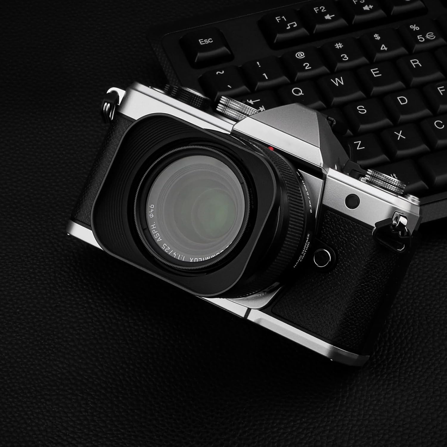 Haoge LH-P2514 Square Metal Lens Hood for Panasonic Leica DG SUMMILUX 25mm f/1.4 ASPH Lens dg25 25MM F1.4 Bayonet-Mount Lens Shades H-X025