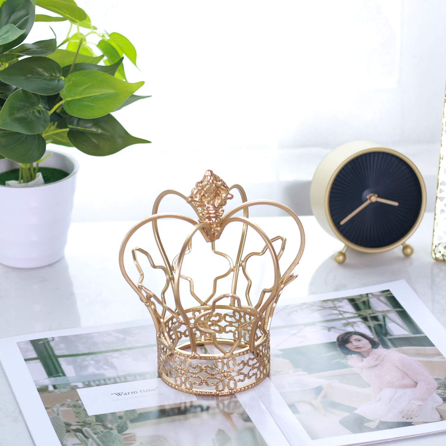 Metal Crown Decor